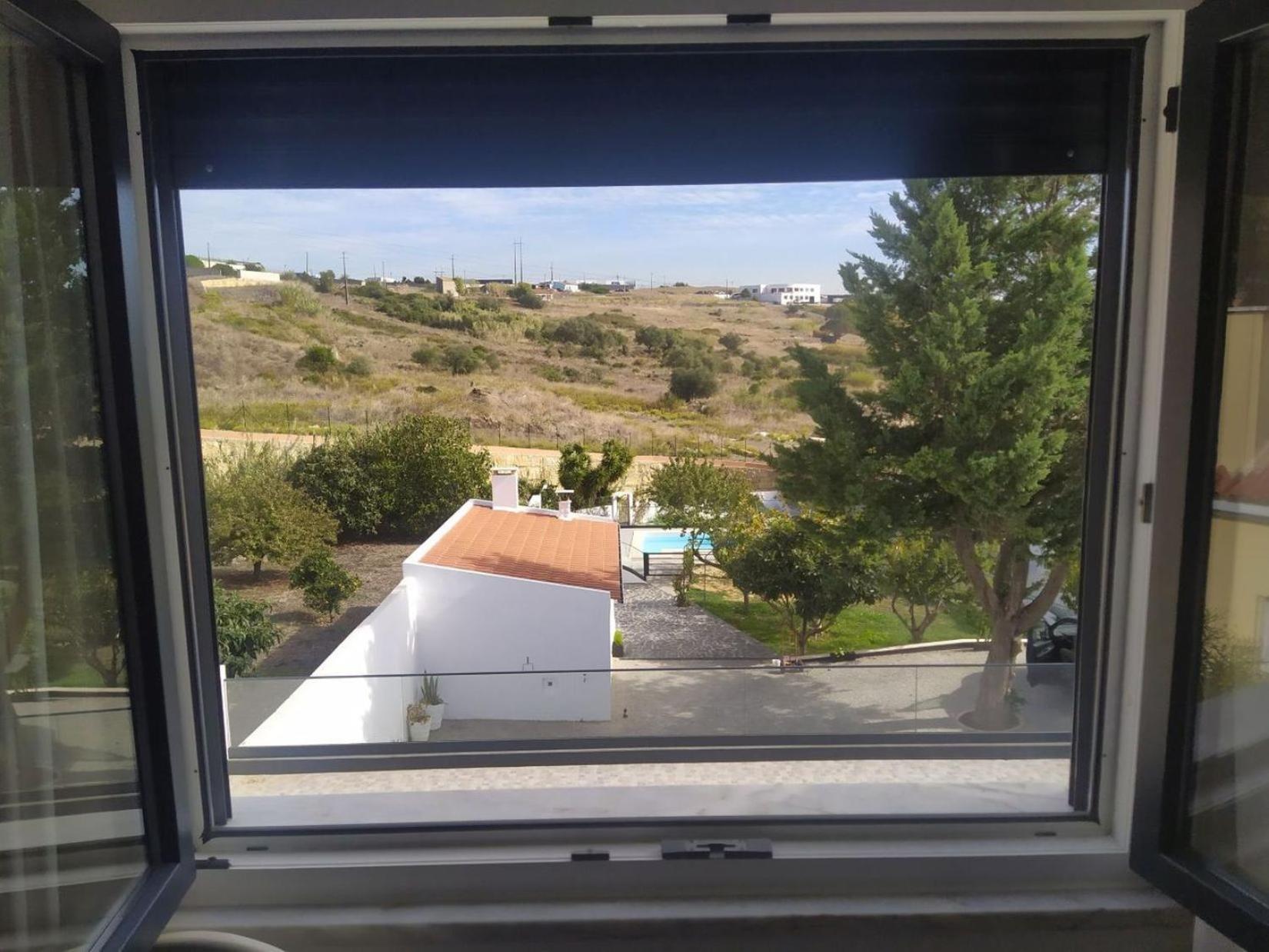 Hall 92 Quartos com WC em moradia com piscina A-das-Lebres Loures, 사진 64
