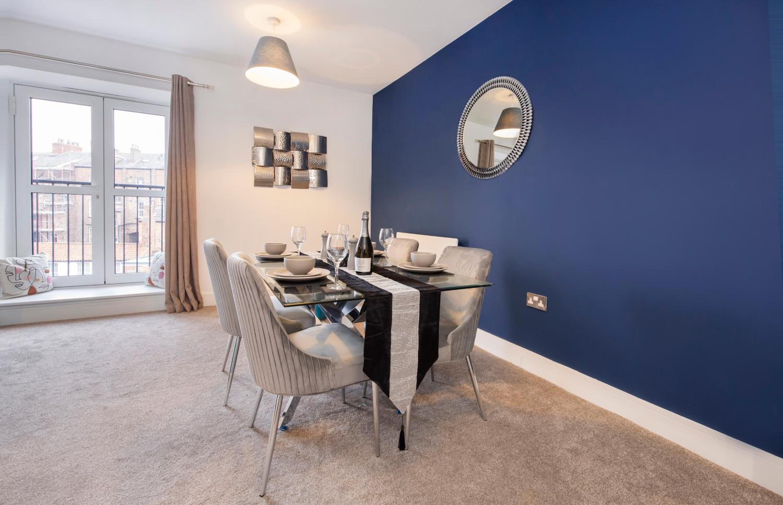 York Luxury 2 bedroom apartment near City Centre view 4