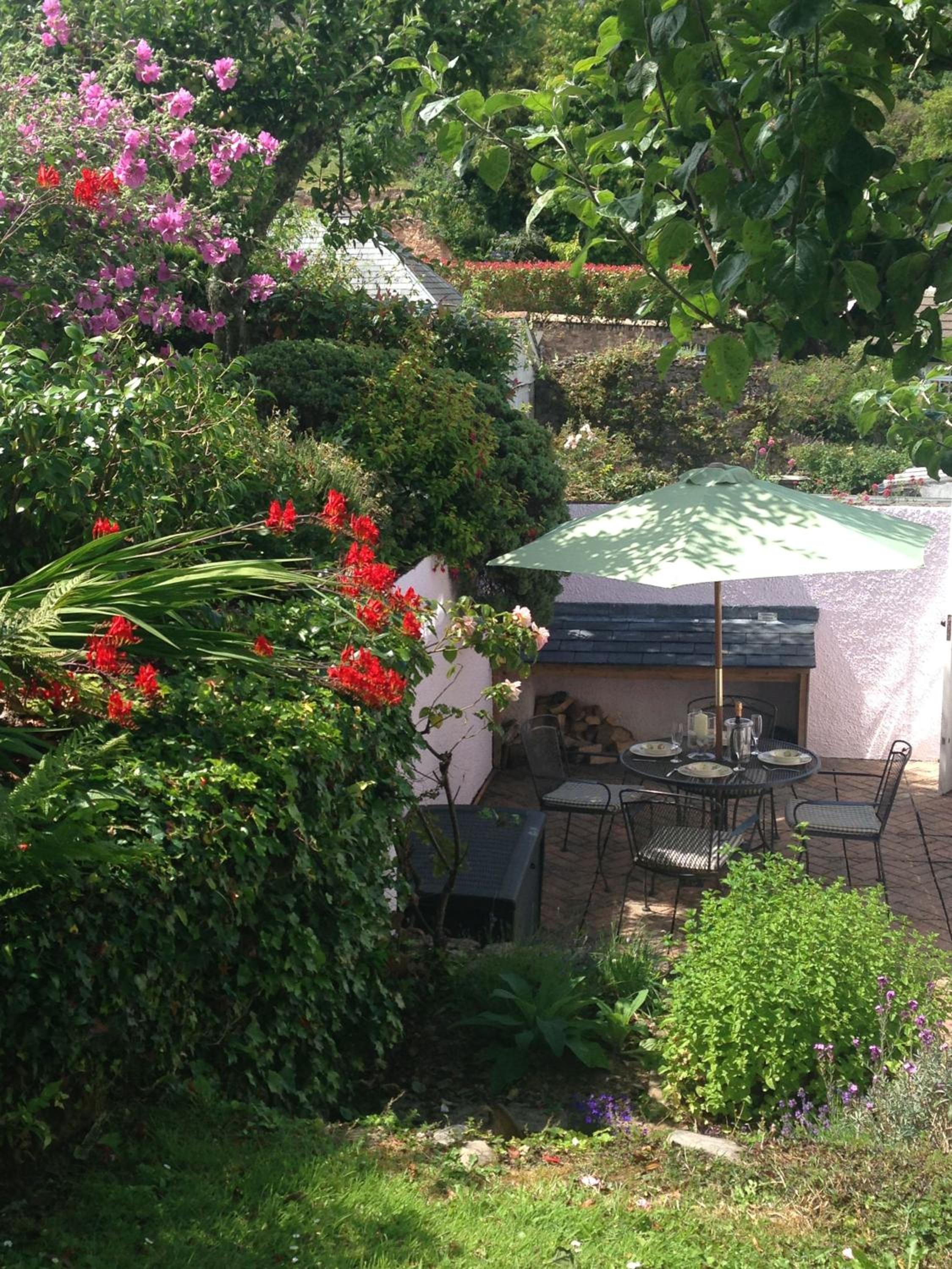 Thornwell Cottage - Heart of the village, amazing gardens, glorious views and brimming with character