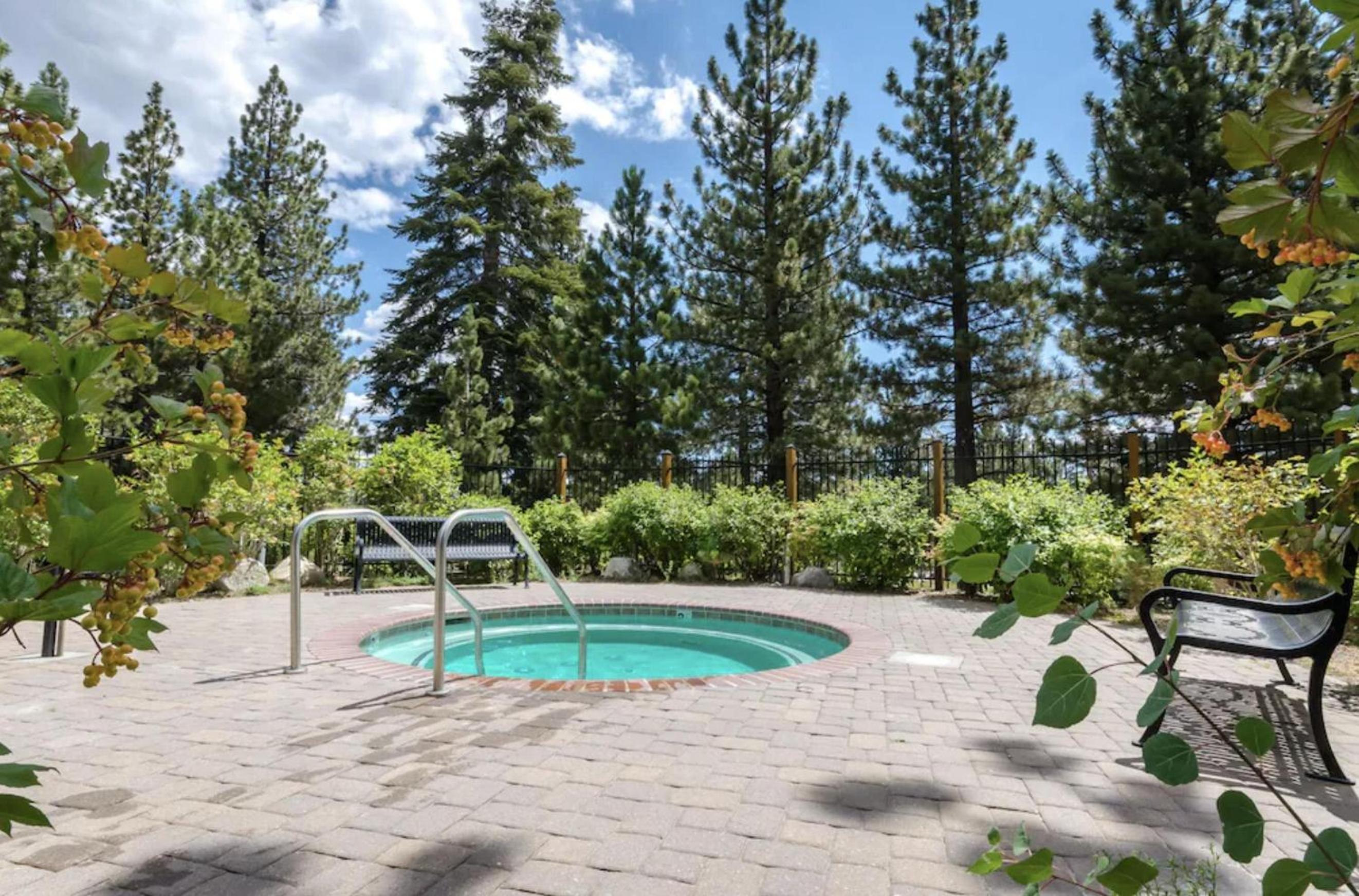 Solstice 11 Amazing Location on Golf Course, Heated Garage, Private Washer Dryer condo view 3