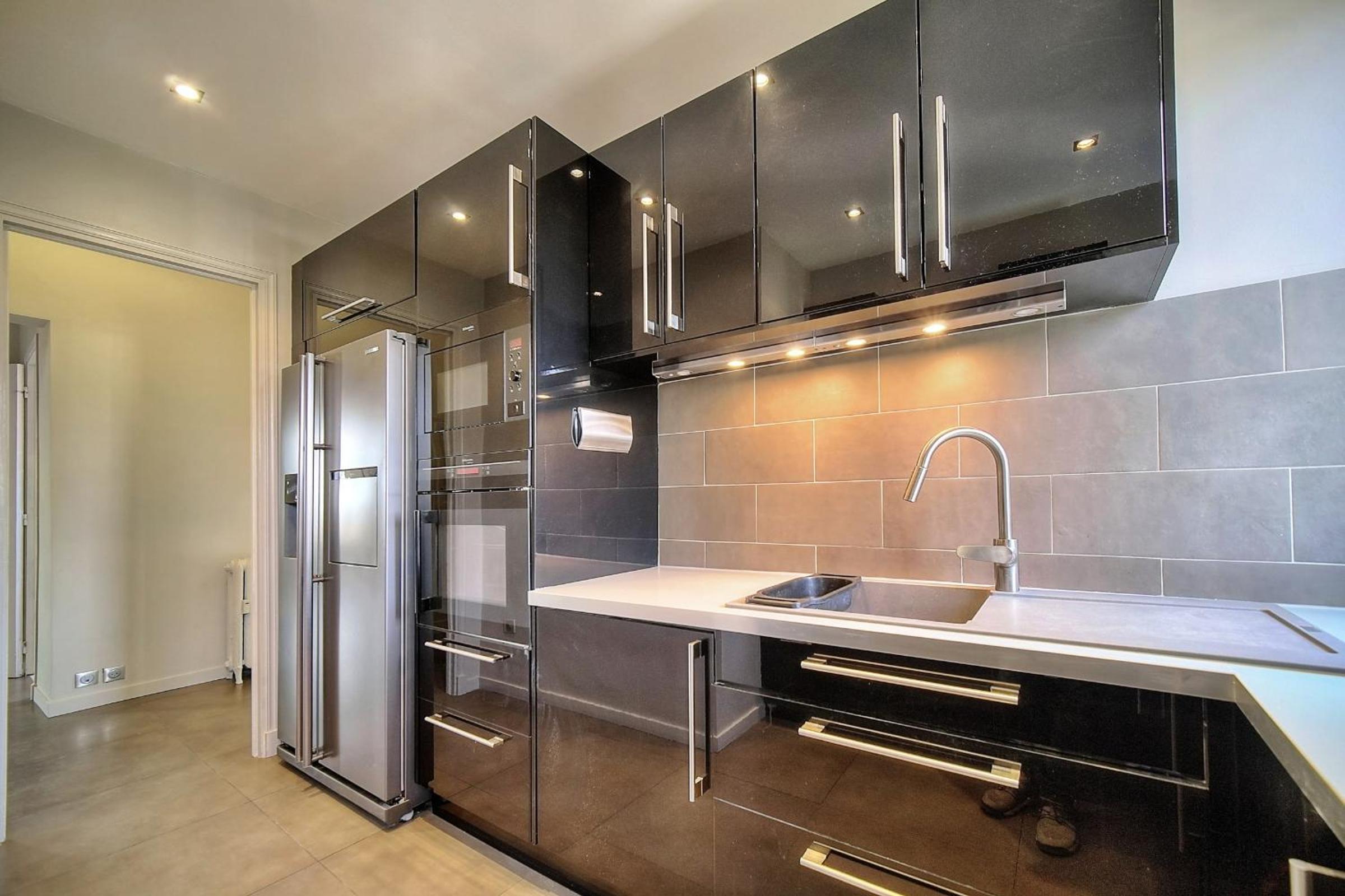IMMOGROOM - Large Apartment - Parking - Air conditioning - Sea view - Wifi photo 2
