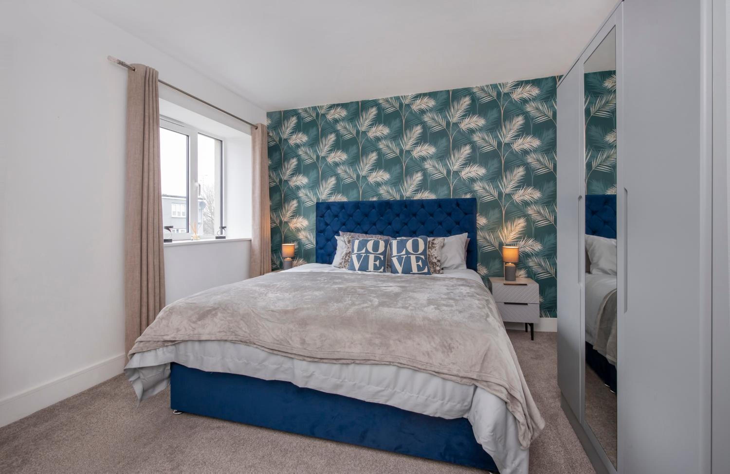 York Luxury 2 bedroom apartment near City Centre view 2