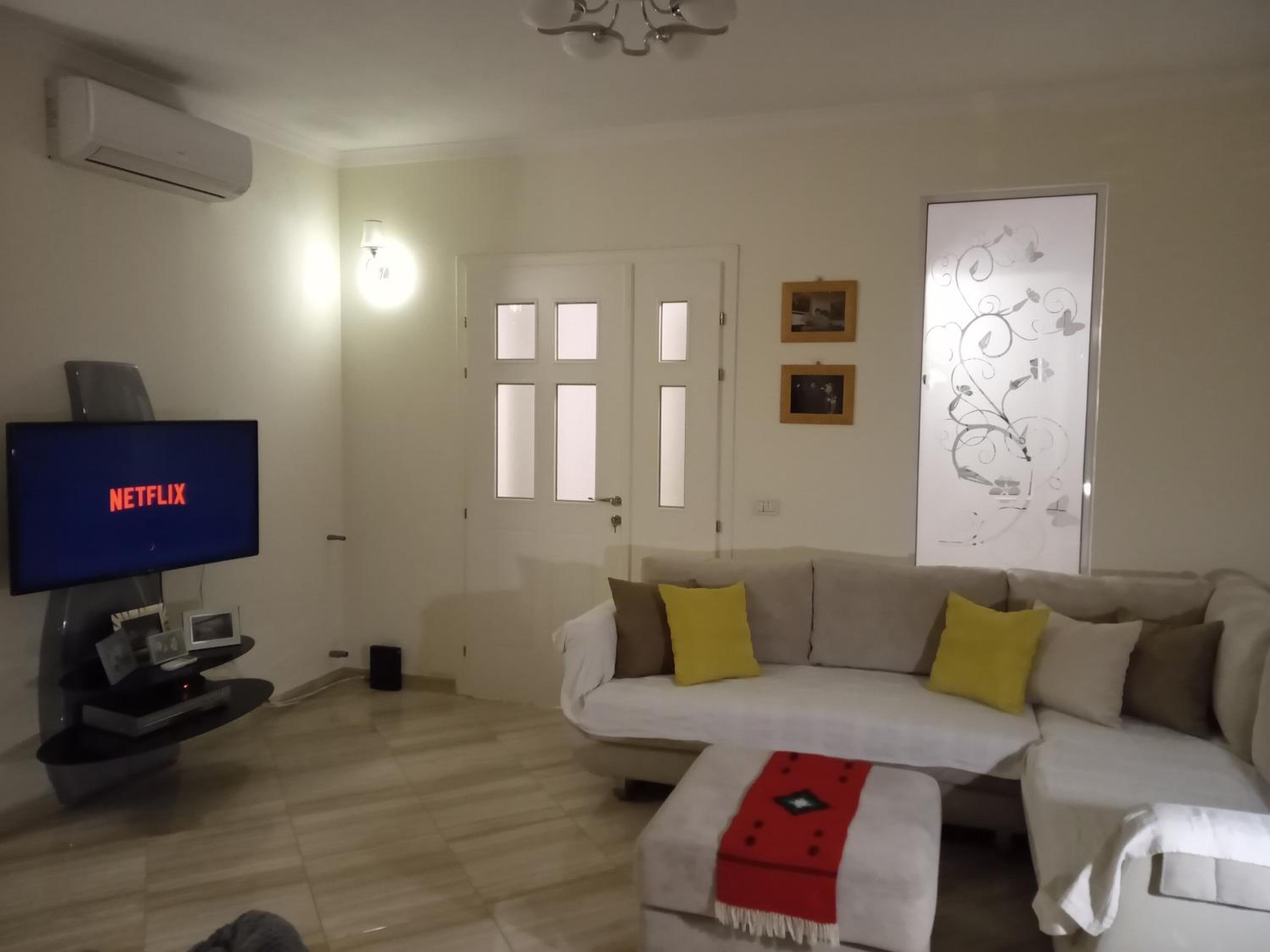 Holiday Center Apartment