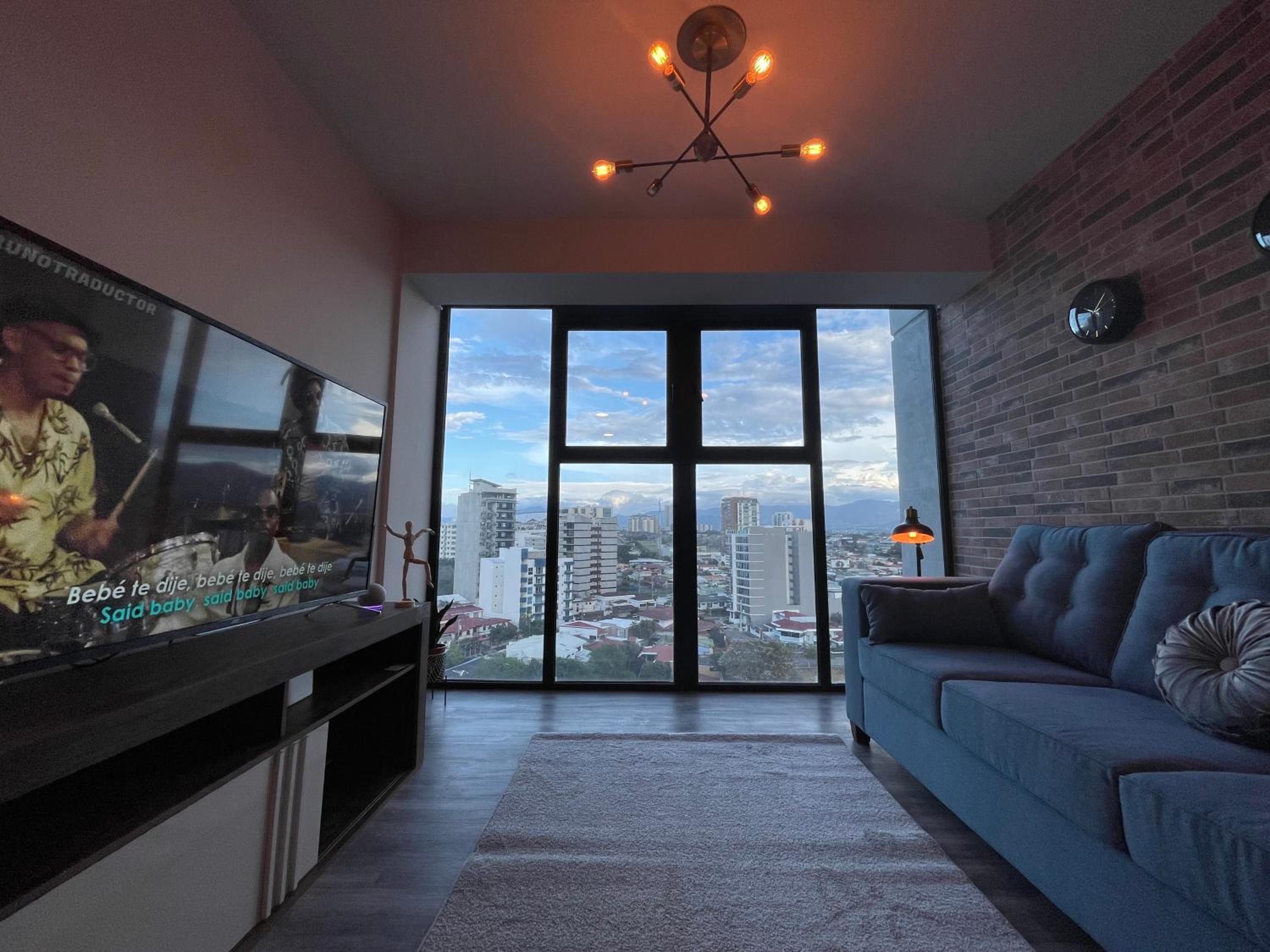 Cosmopolitan APT 1407, 5 Star Facilities, 15m SJO Airport, Parking, Pool, Gym view 2