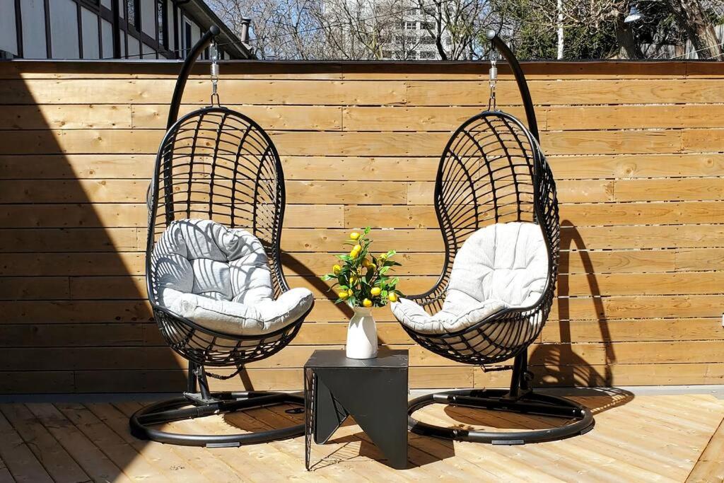 Renovated Guest Suite Near The Lake & High Park in Toronto!