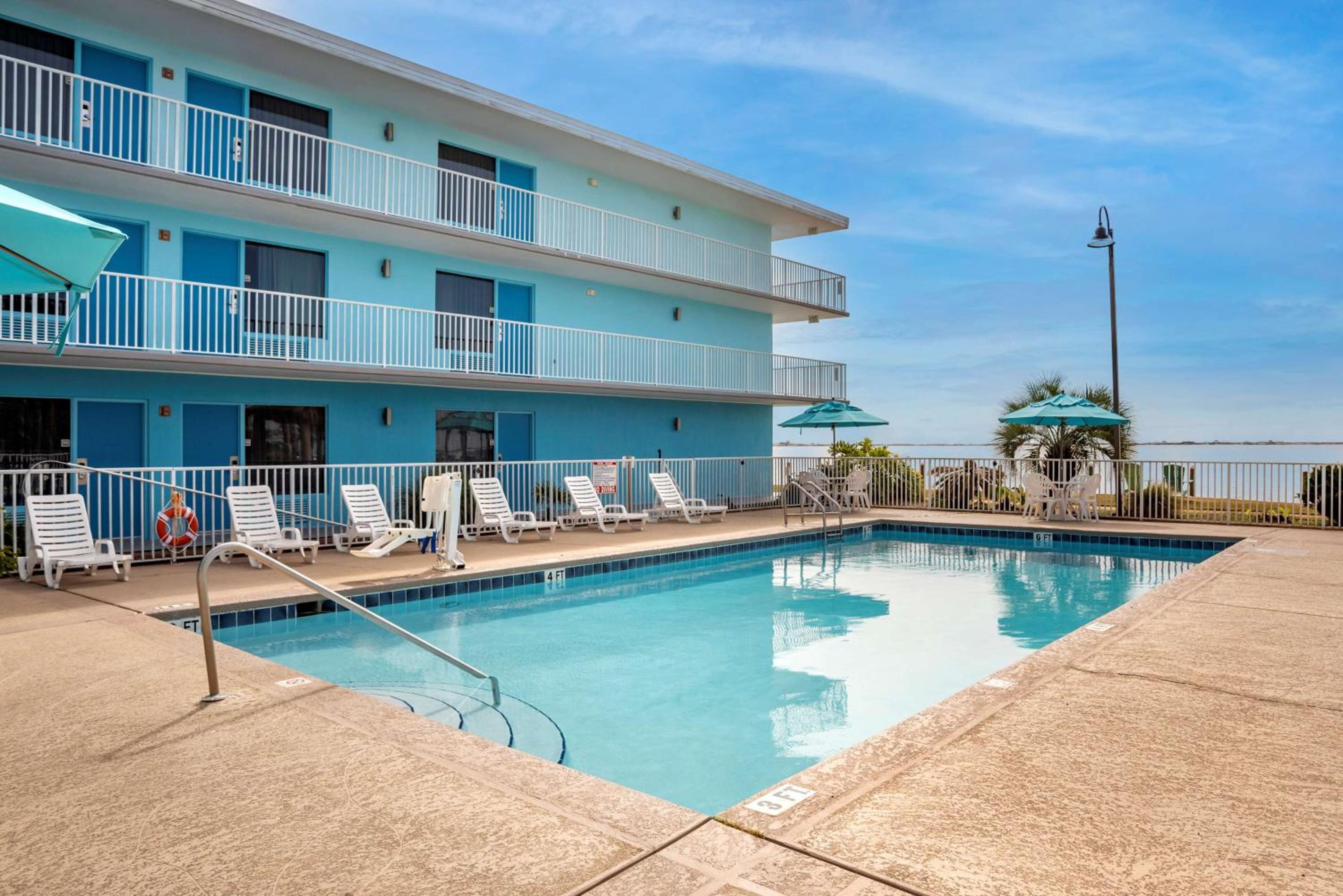 Pensacola Vacations - Best Western Navarre Waterfront - Property Image 1