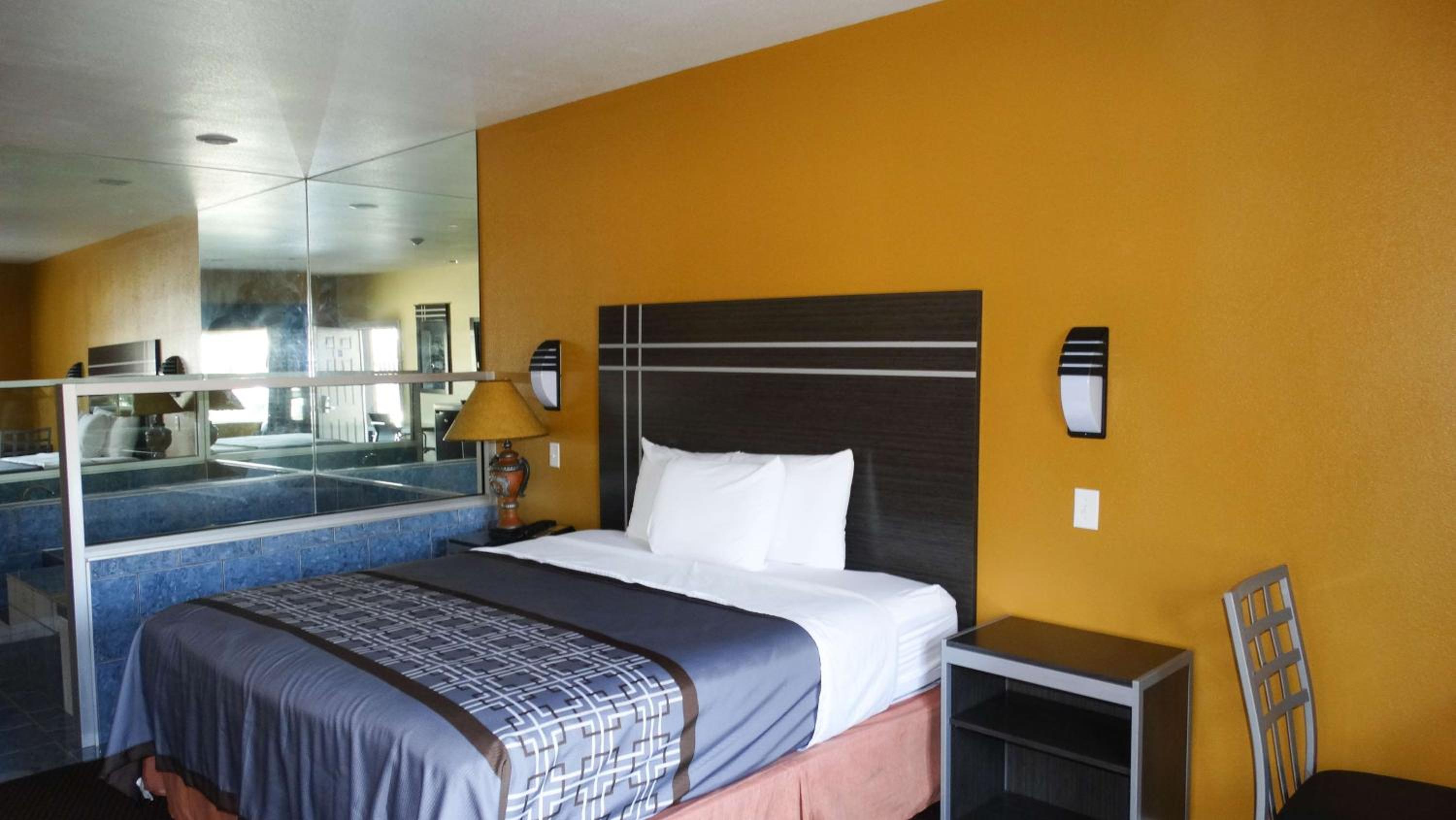 Motel 6 Houston, TX – Willowbrook Mall