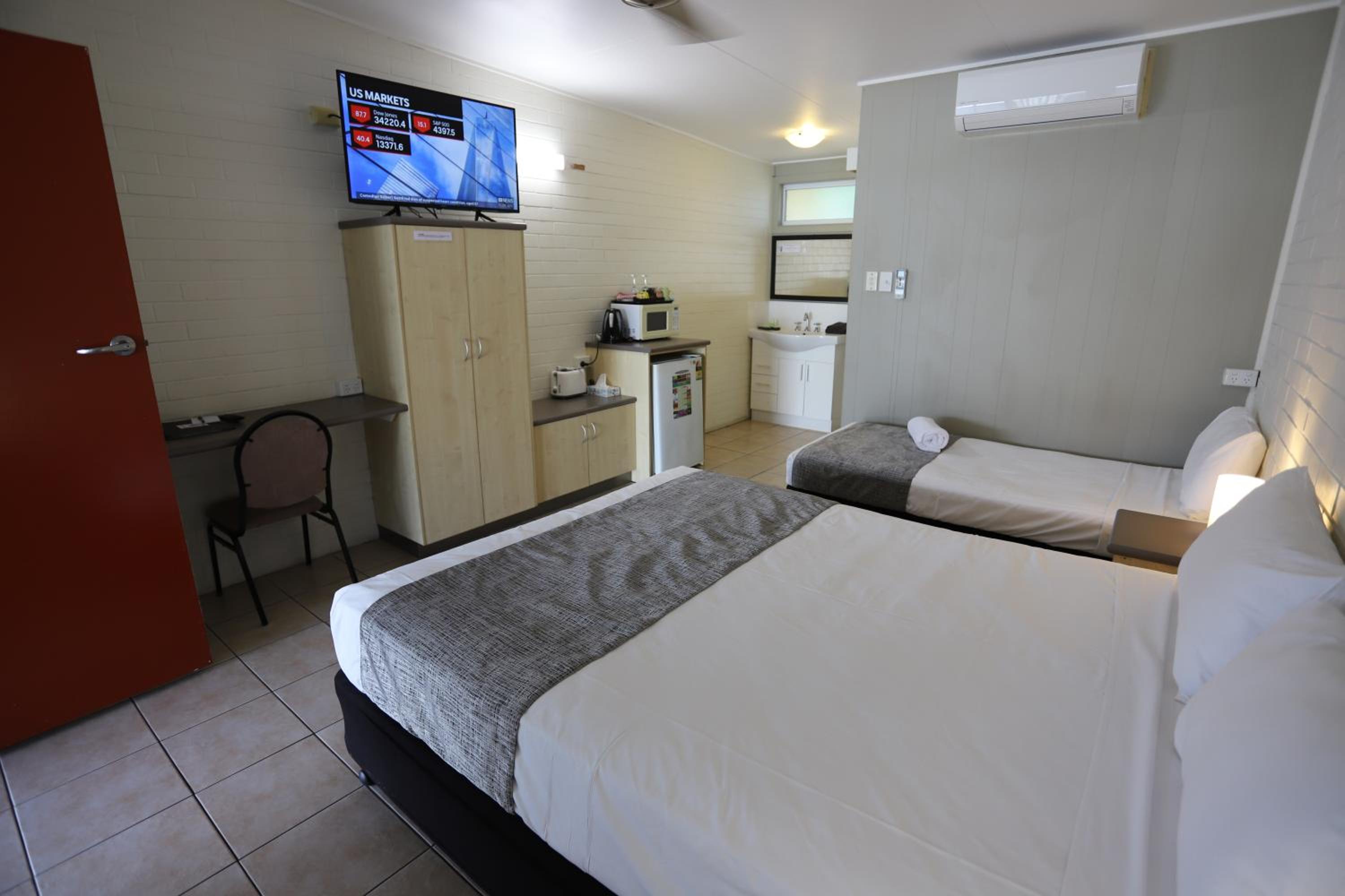 Tropic Coast Motel