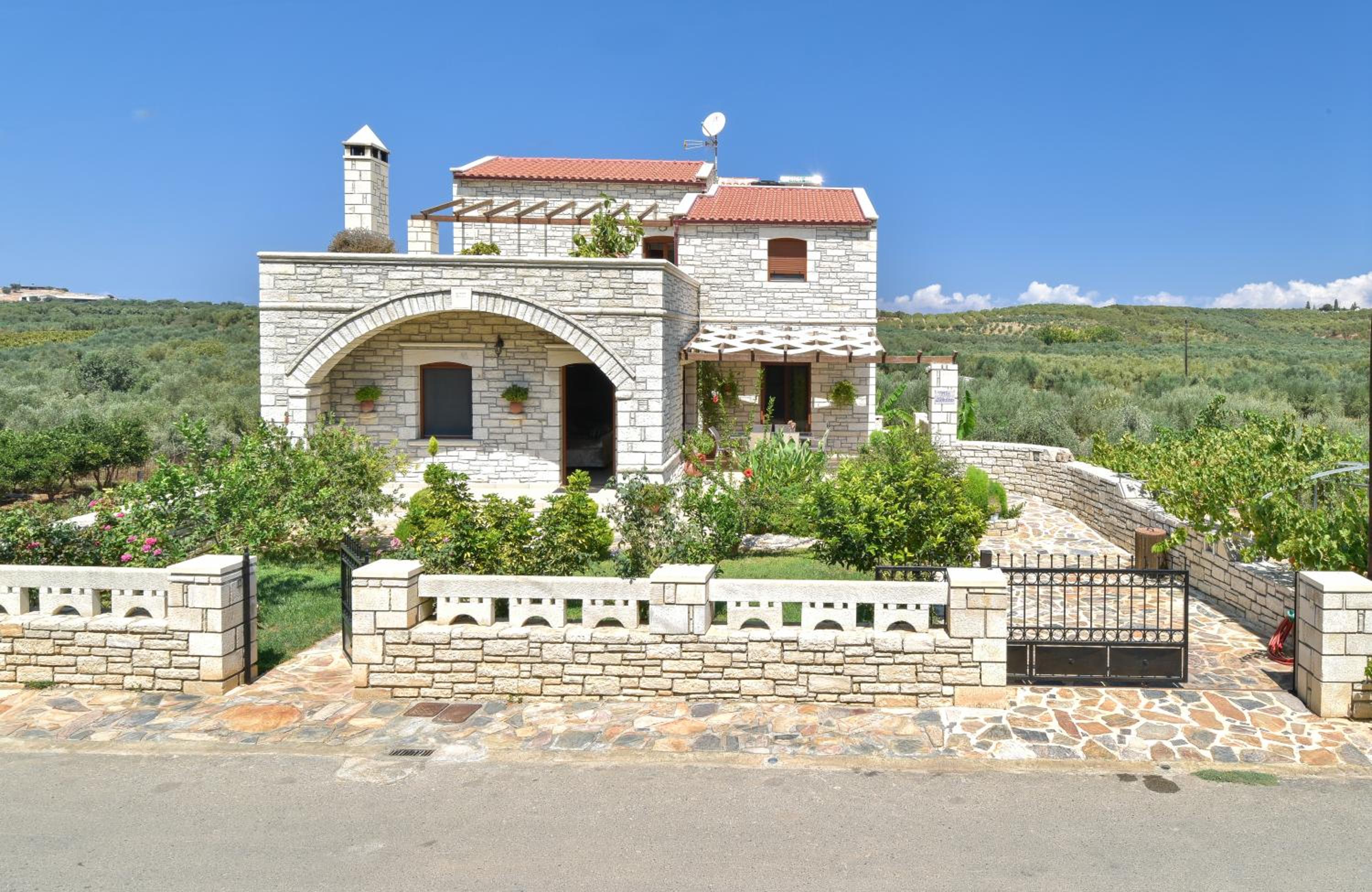 Hotel Villa Ahlades - Image 1