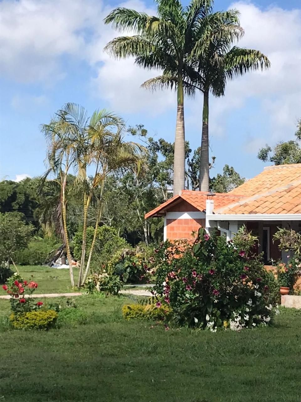 Hermosa Cabana con bonito Jardin y piscina en la Mesa de los Santos view 3