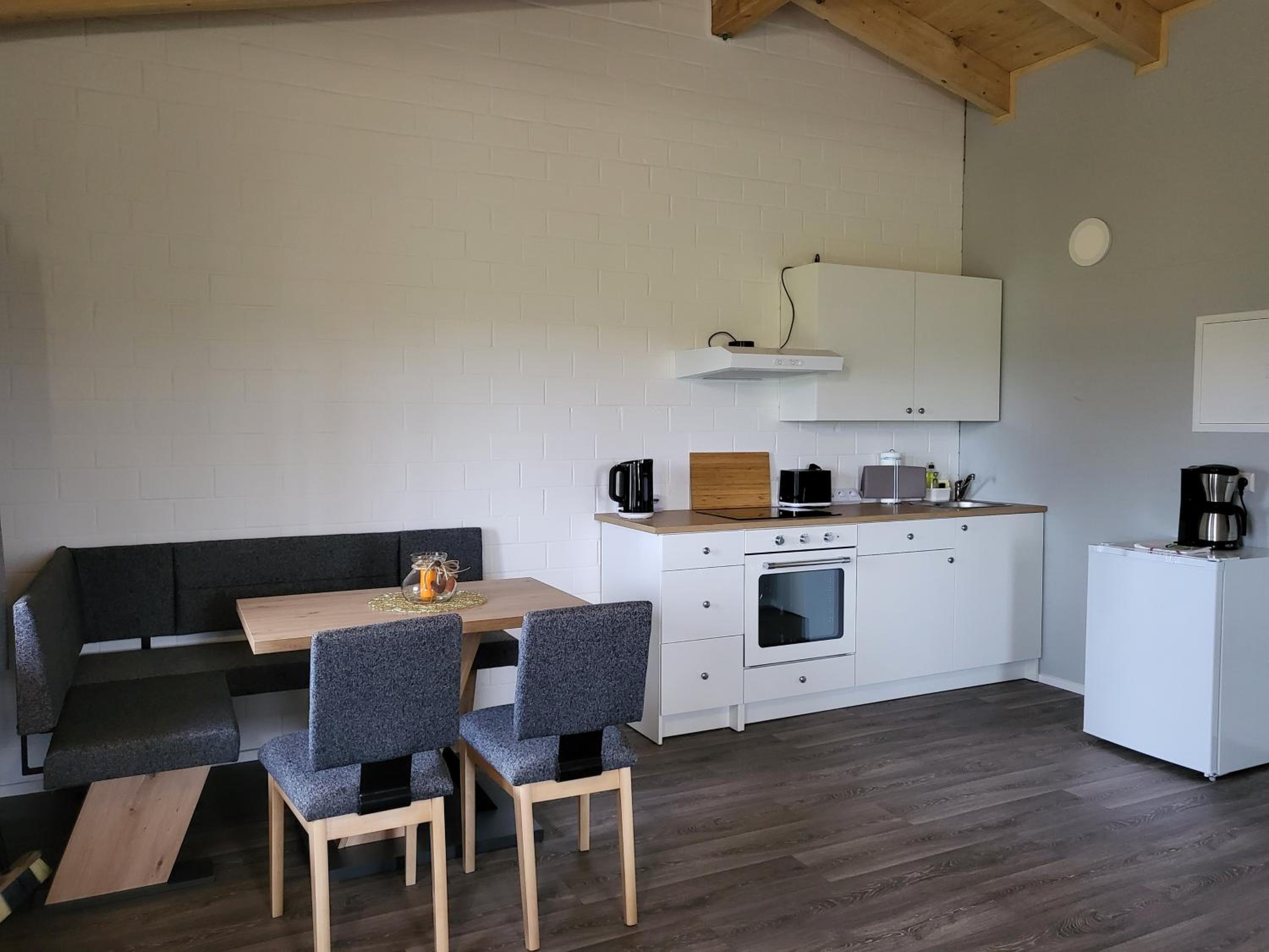 Peenehof Köppen - Ferienwohnungen & Schlaffässer
