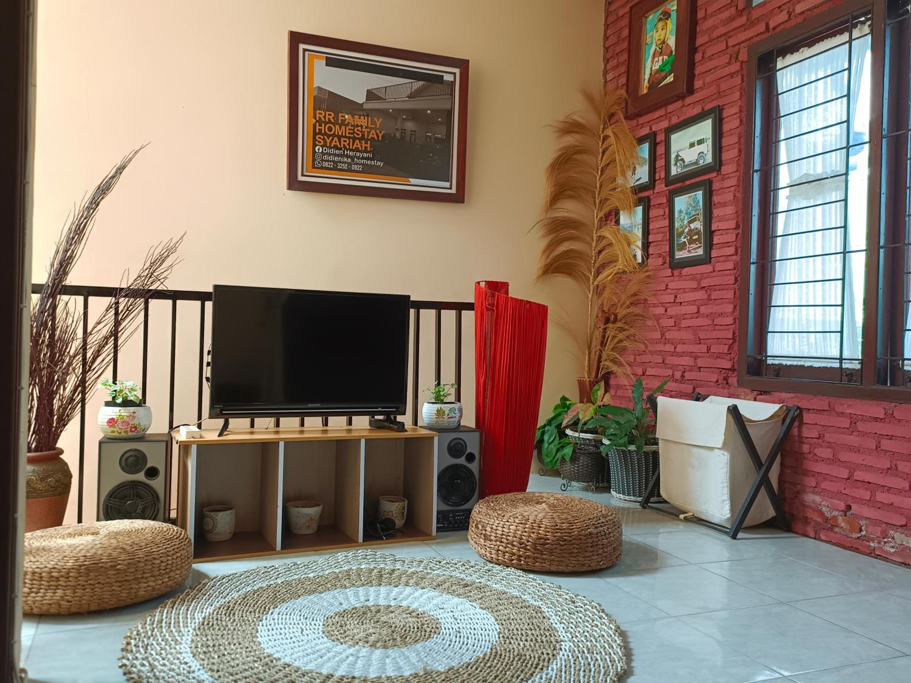 RR Family Homestay Syariah Batu - Property Image 20