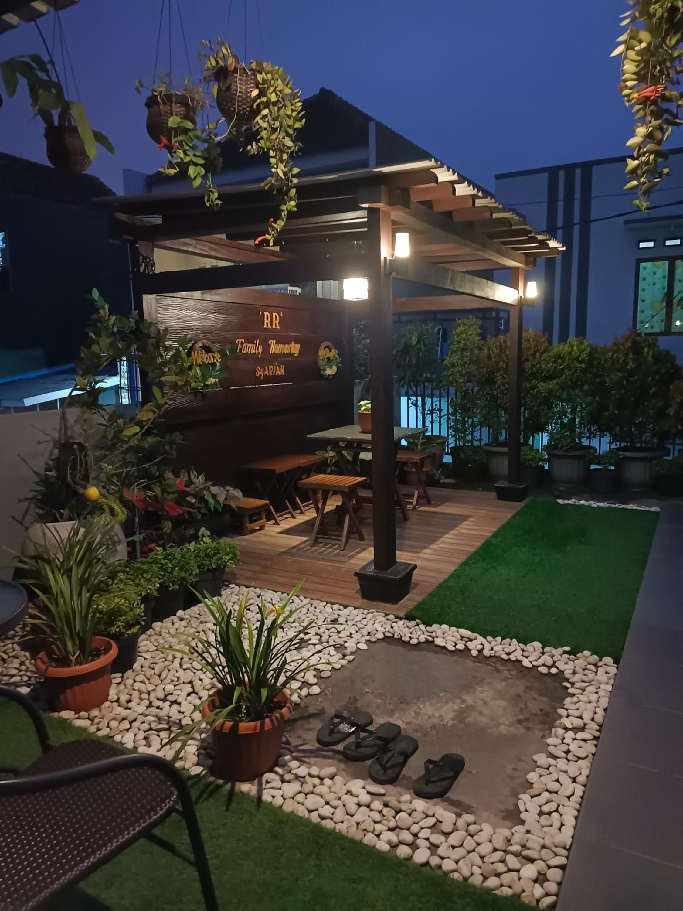 RR Family Homestay Syariah Batu - Property Image 21