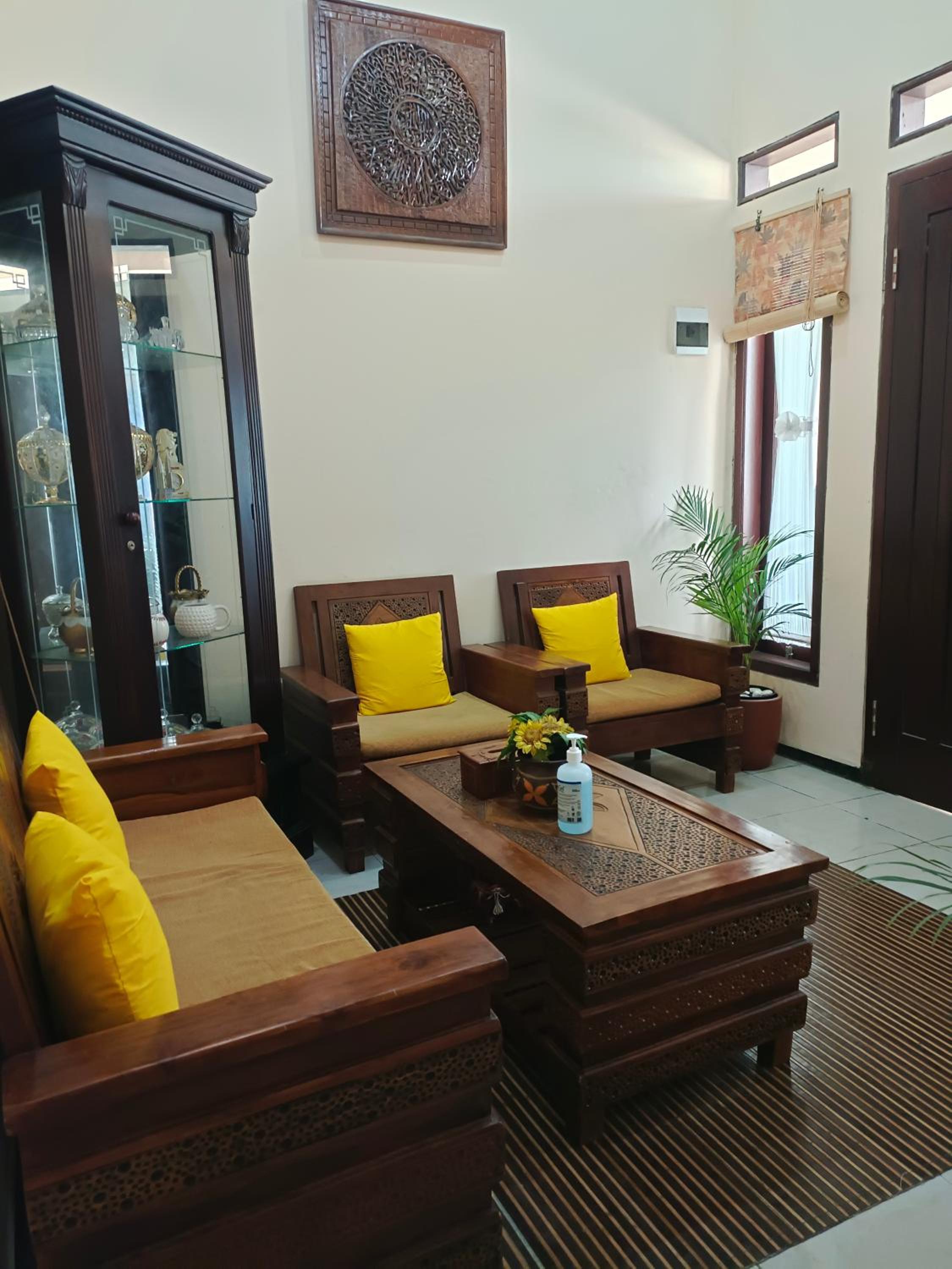 RR Family Homestay Syariah Batu - Property Image 22