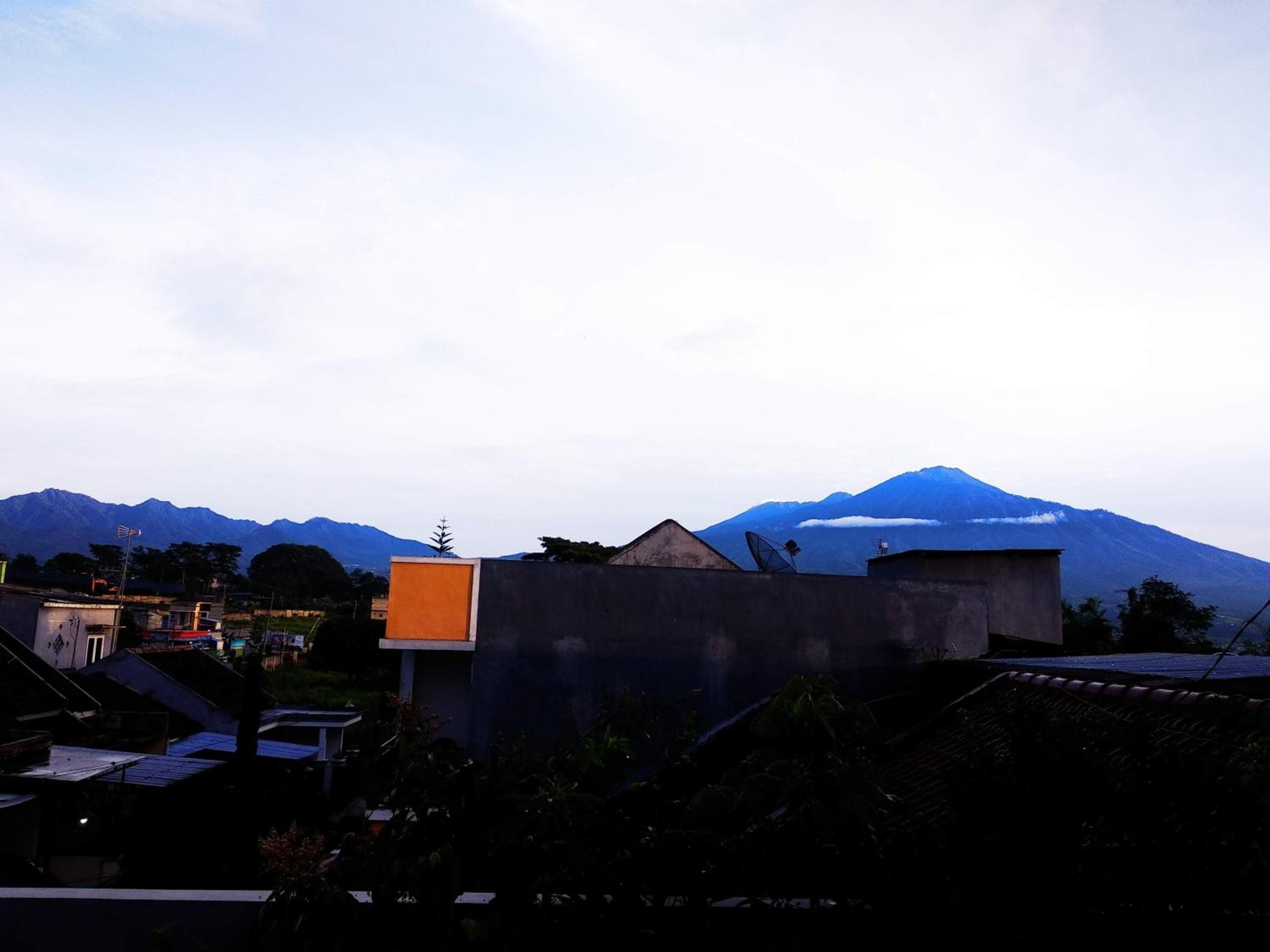 RR Family Homestay Syariah Batu - Property Image 25