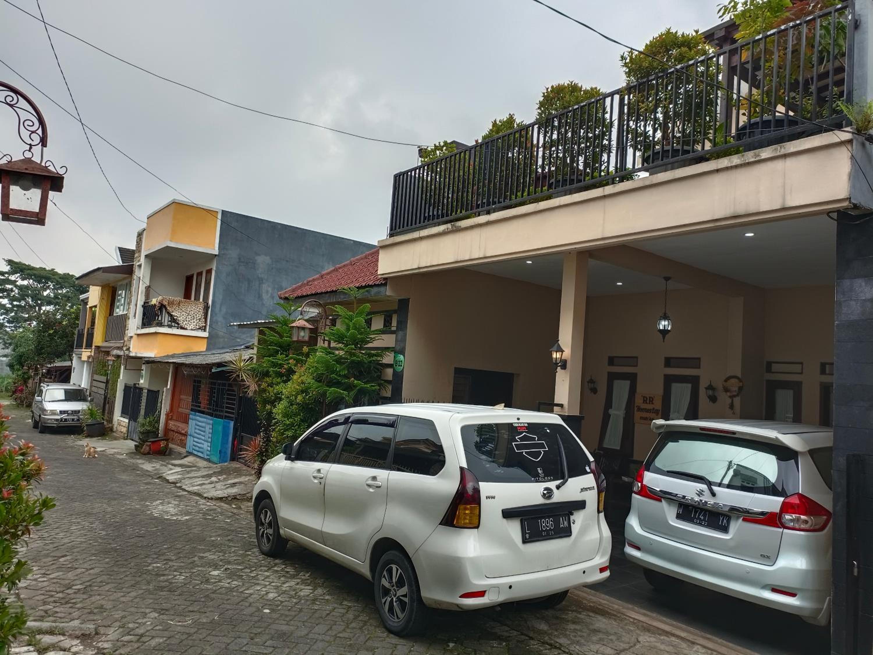 RR Family Homestay Syariah Batu - Property Image 32