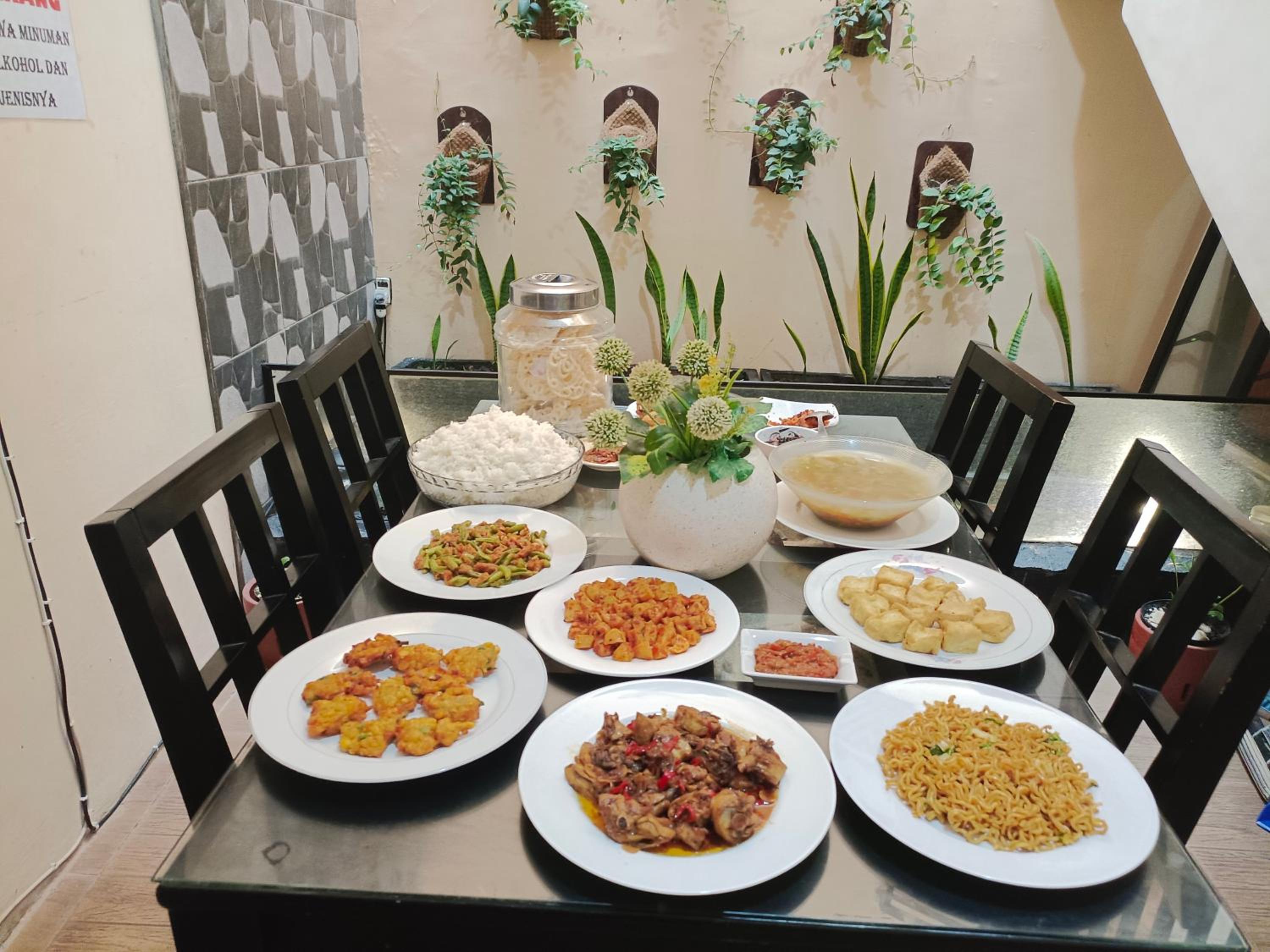 RR Family Homestay Syariah Batu - Property Image 33