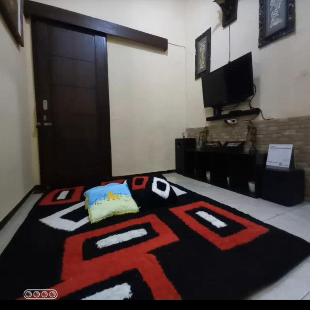 RR Family Homestay Syariah Batu - Property Image 3