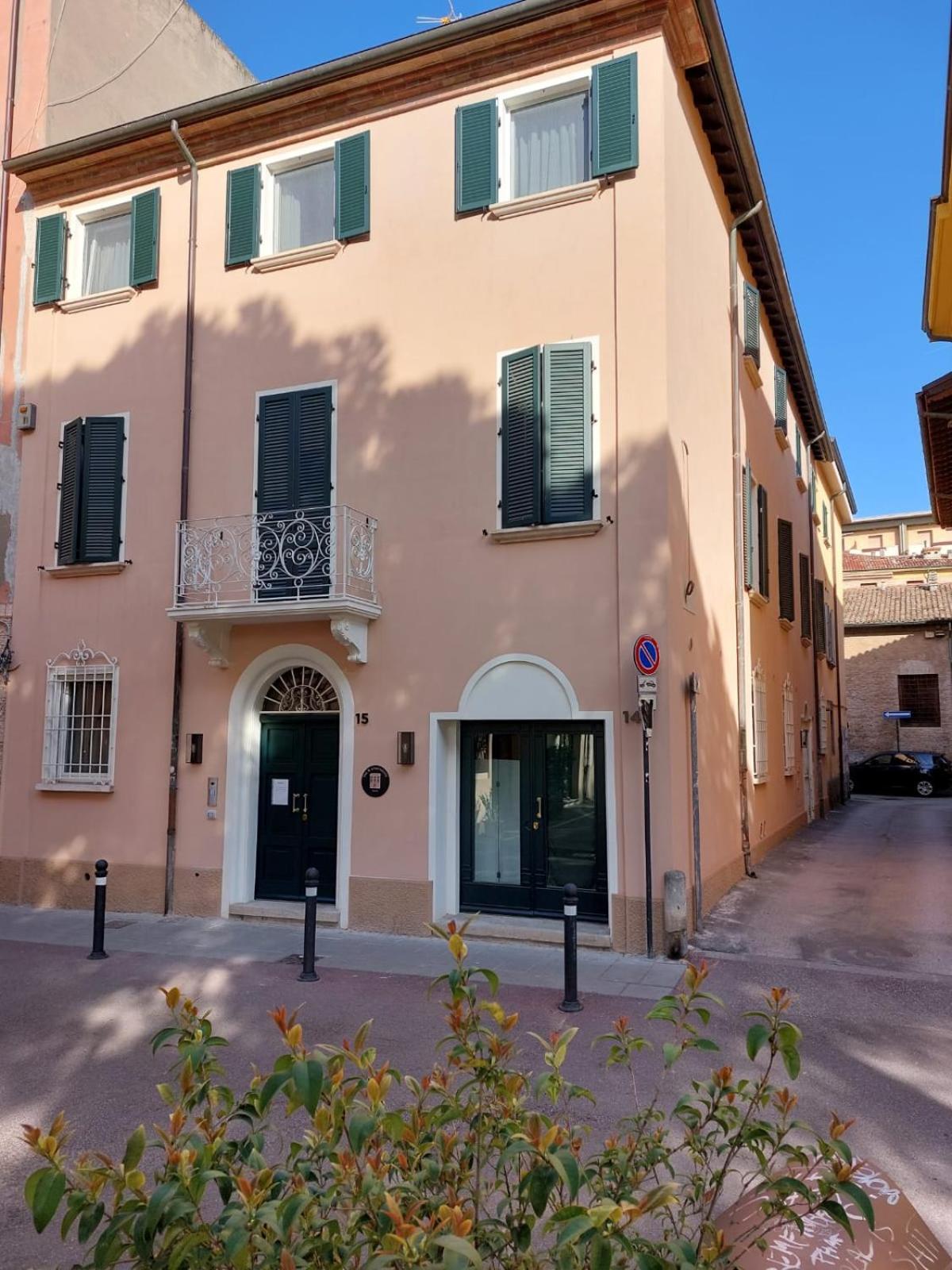 Hotel The Six Apartments