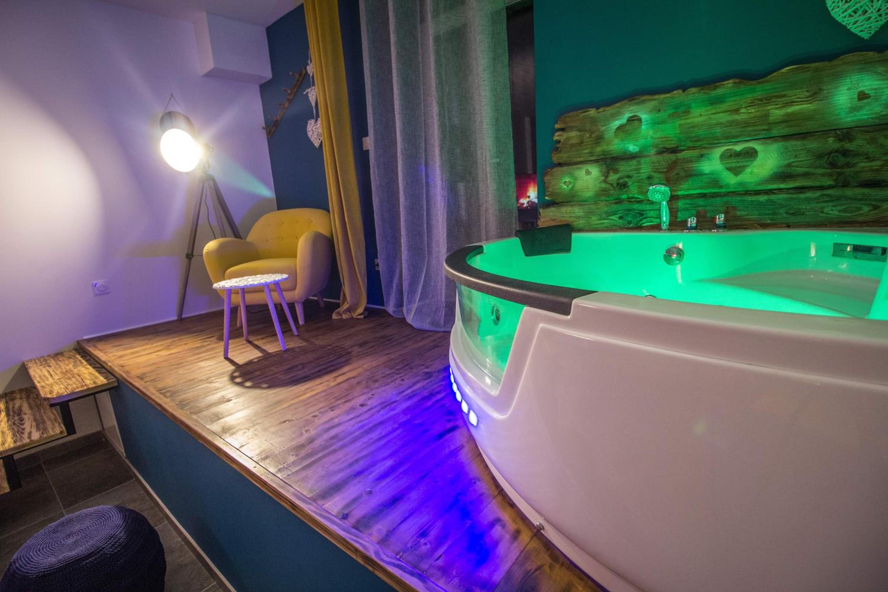 ** Au Canal du Midi - JACCUZZI & luxueux appartements ** view 2
