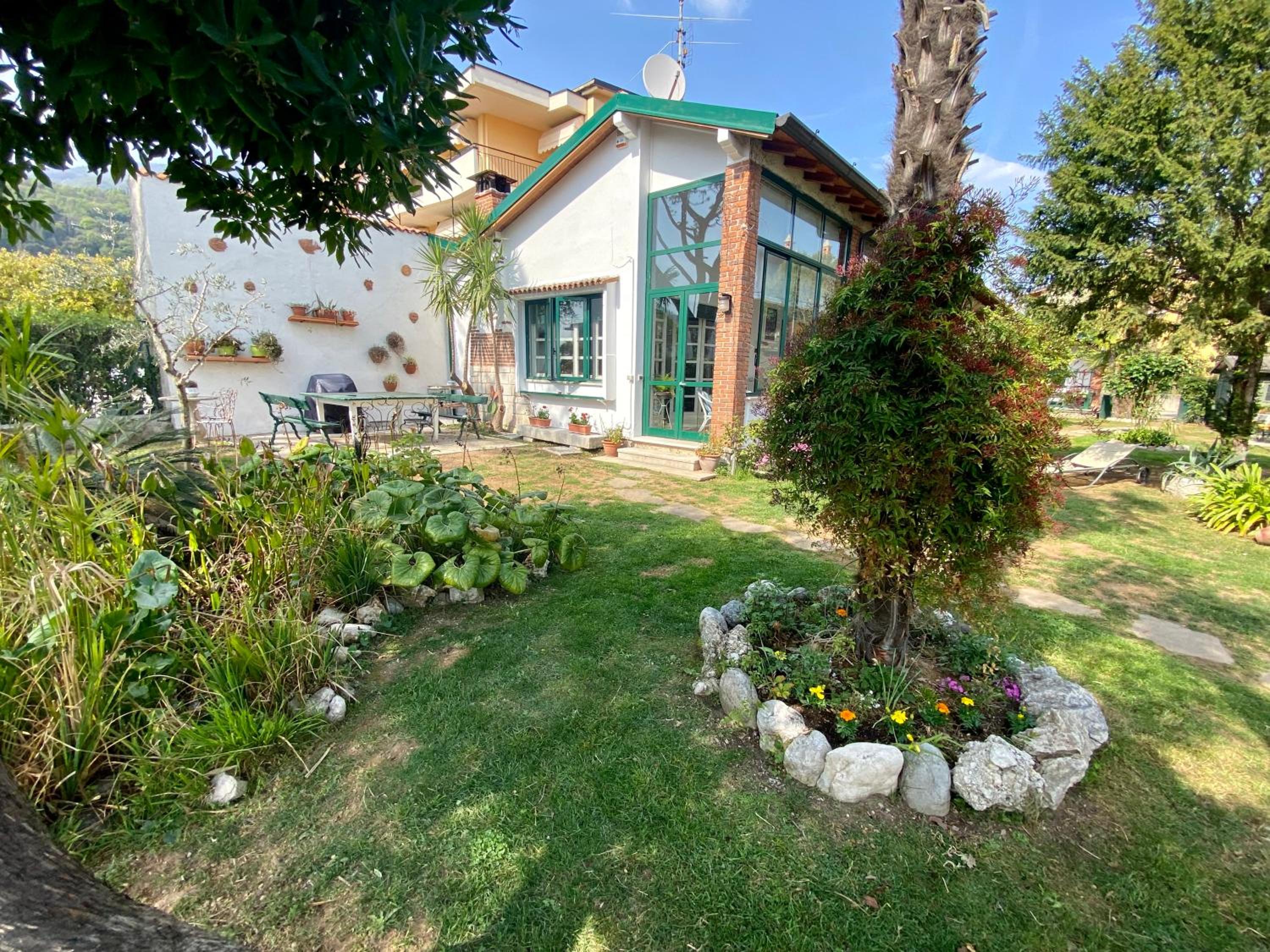 Casa vacanze Gabbianella villa con giardino lungolago Maderno photo 3
