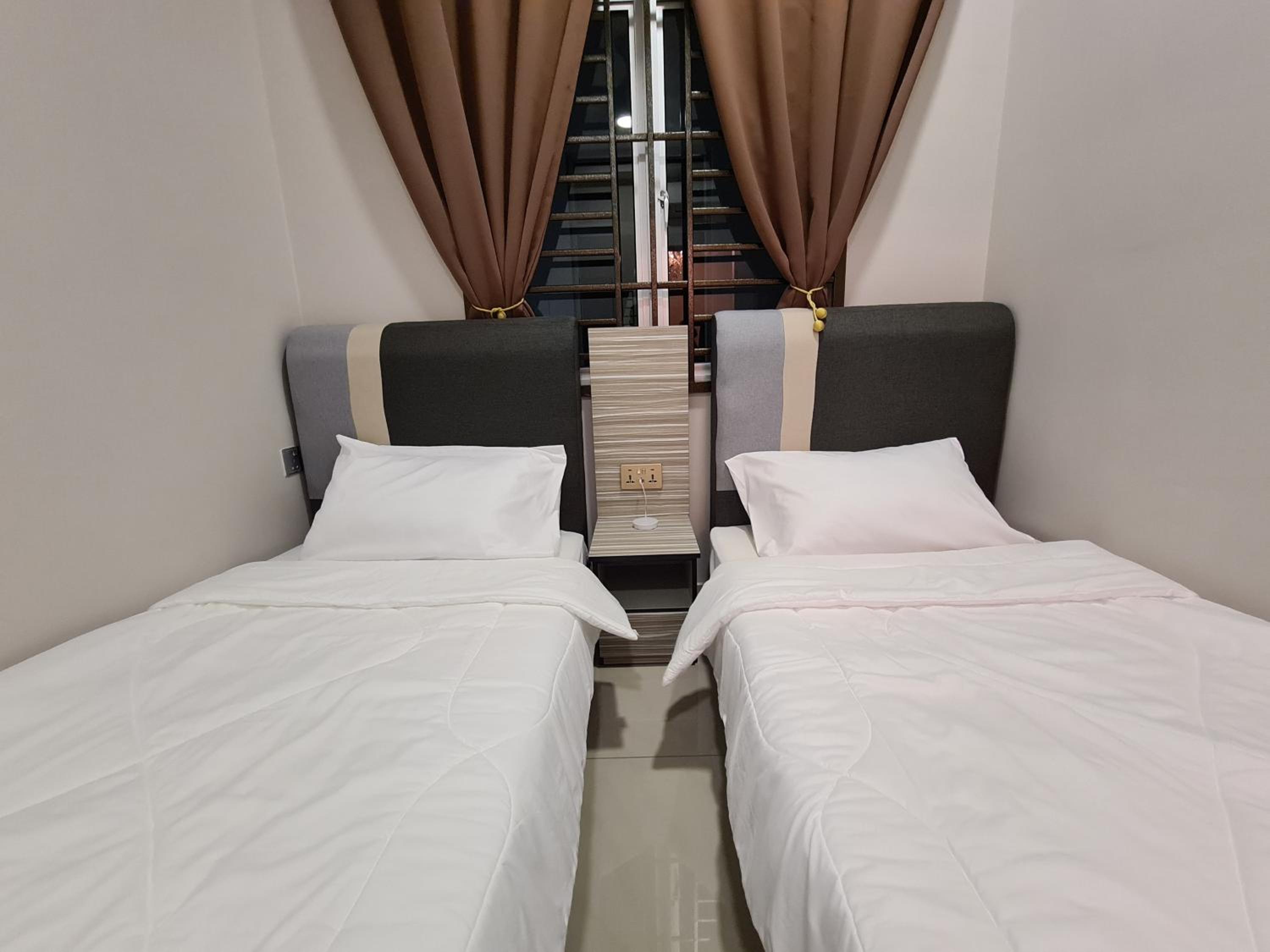 Eid SKS Habitat -Free Wifi Netflix, Larkin, Johor Bahru