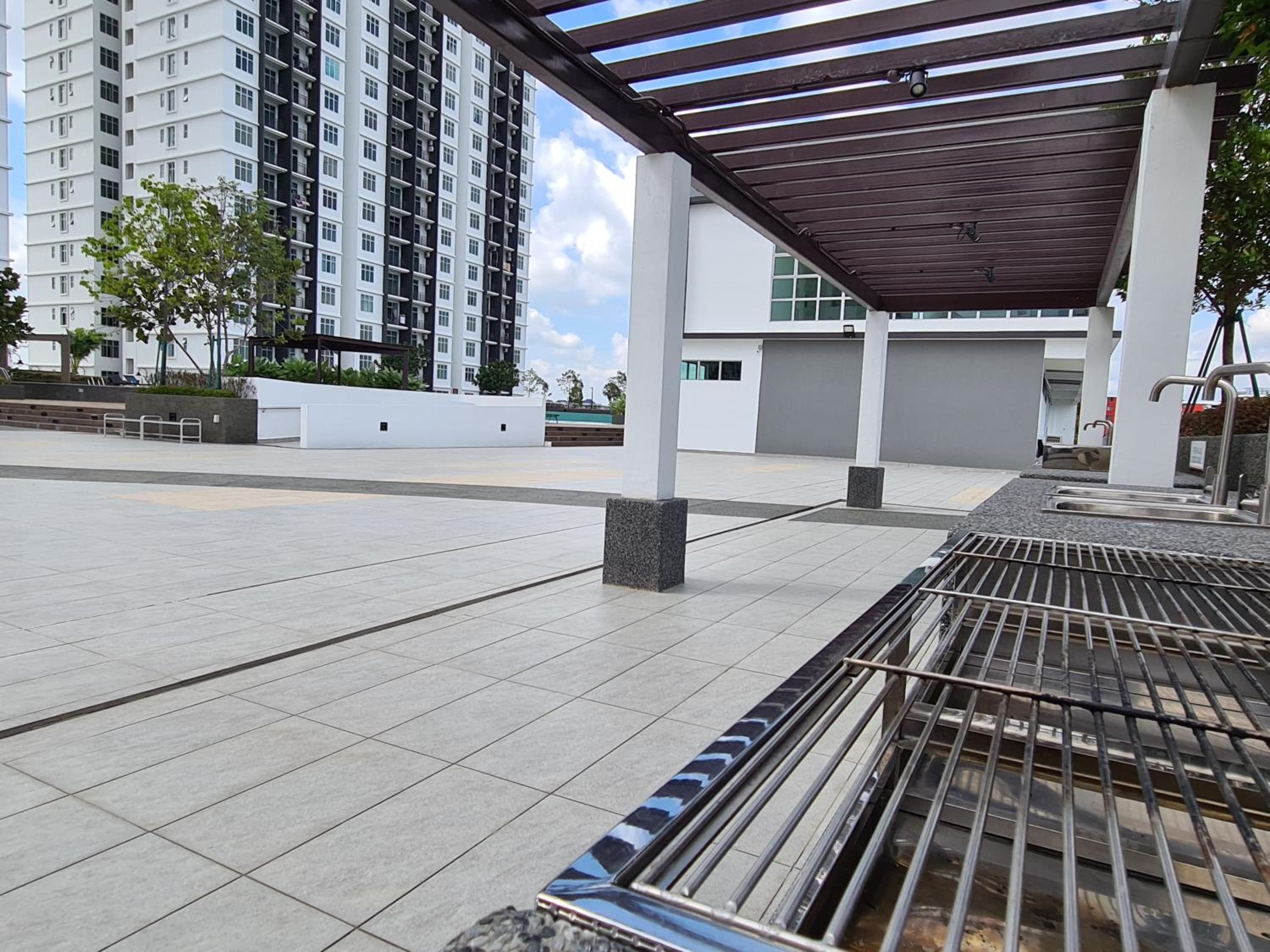 Eid SKS Habitat -Free Wifi Netflix, Larkin, Johor Bahru