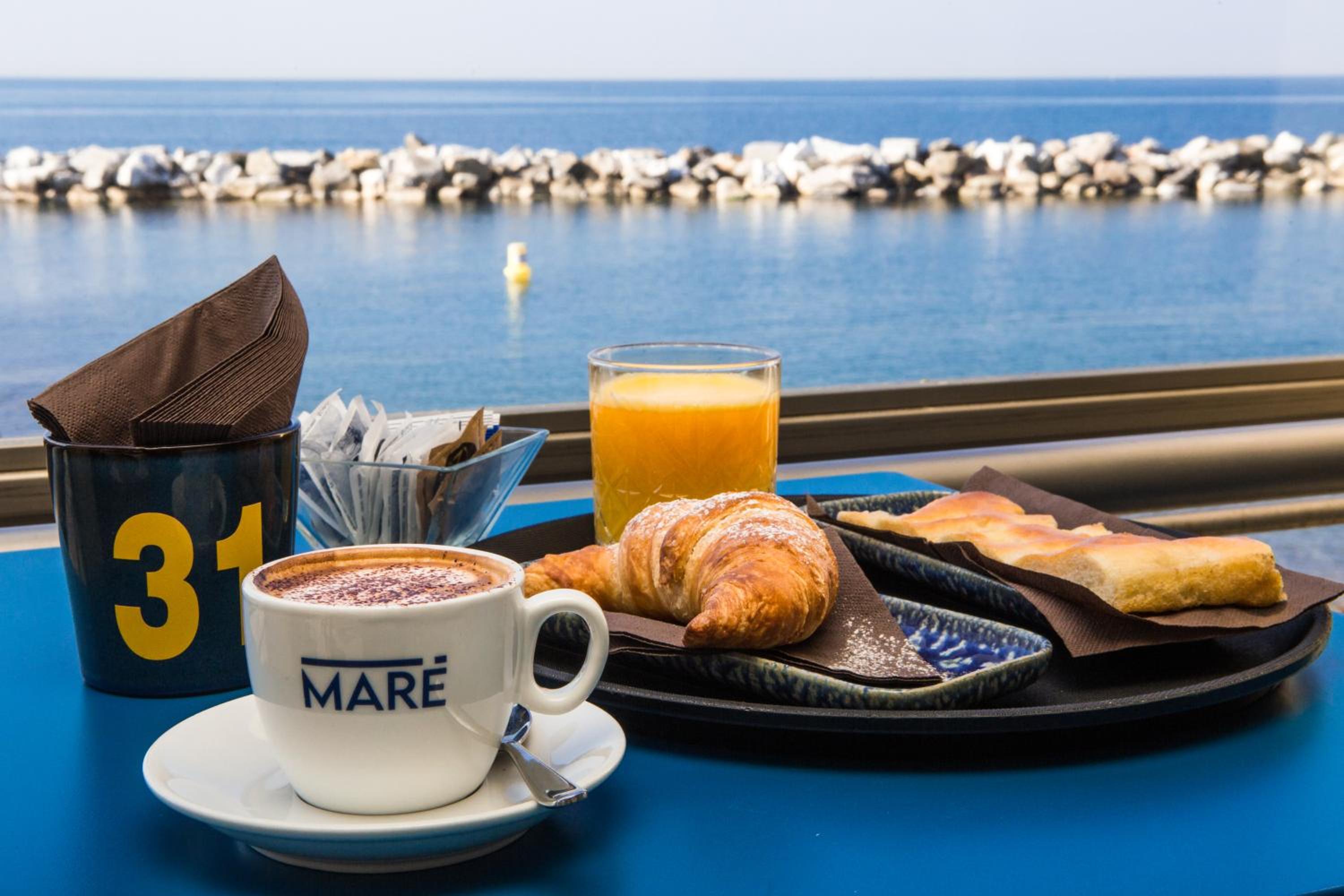 Attico Fronte Mare Residenza Matilde view 5