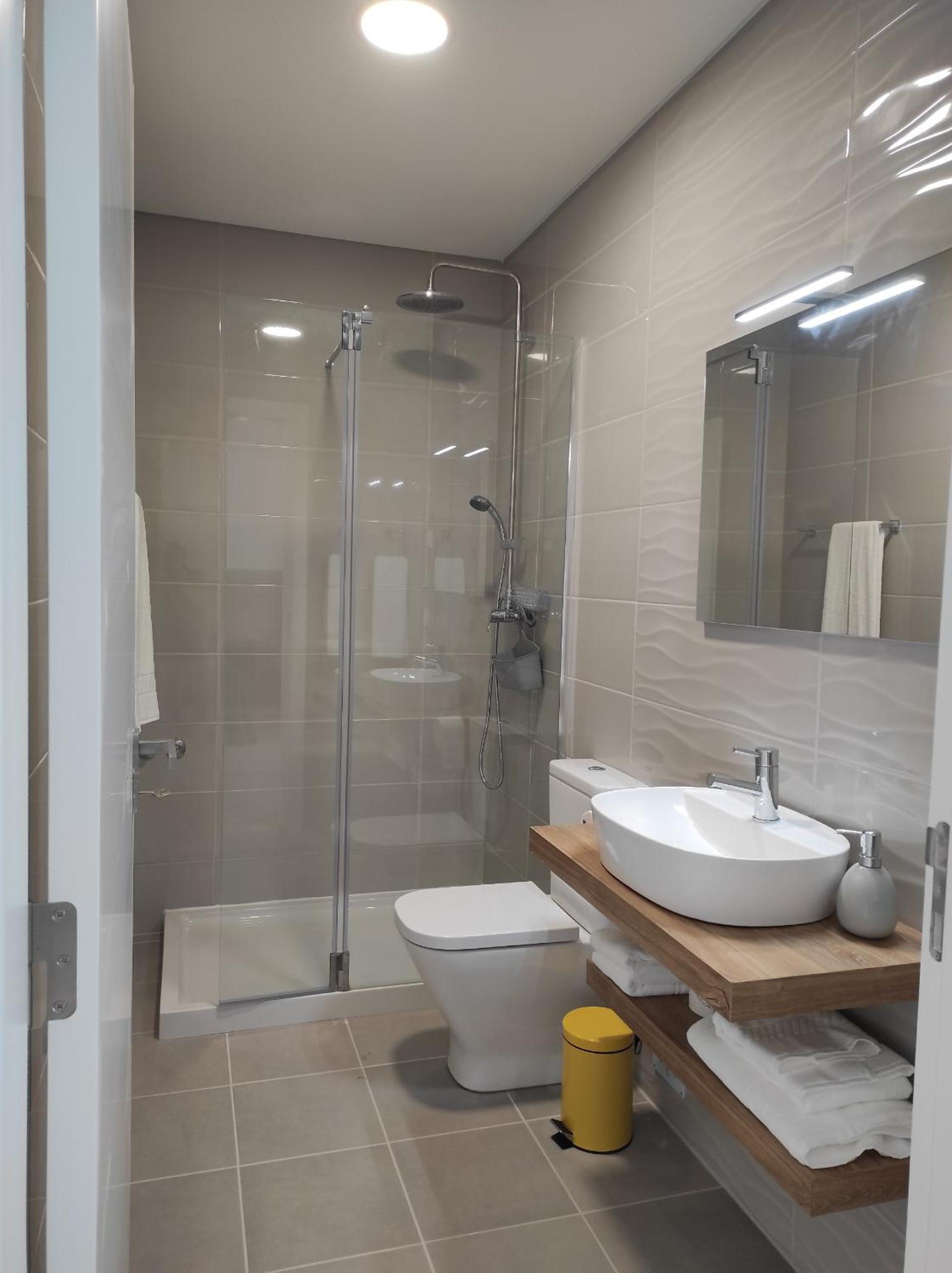 Hall 92 Quartos com WC em moradia com piscina A-das-Lebres Loures, 사진 74
