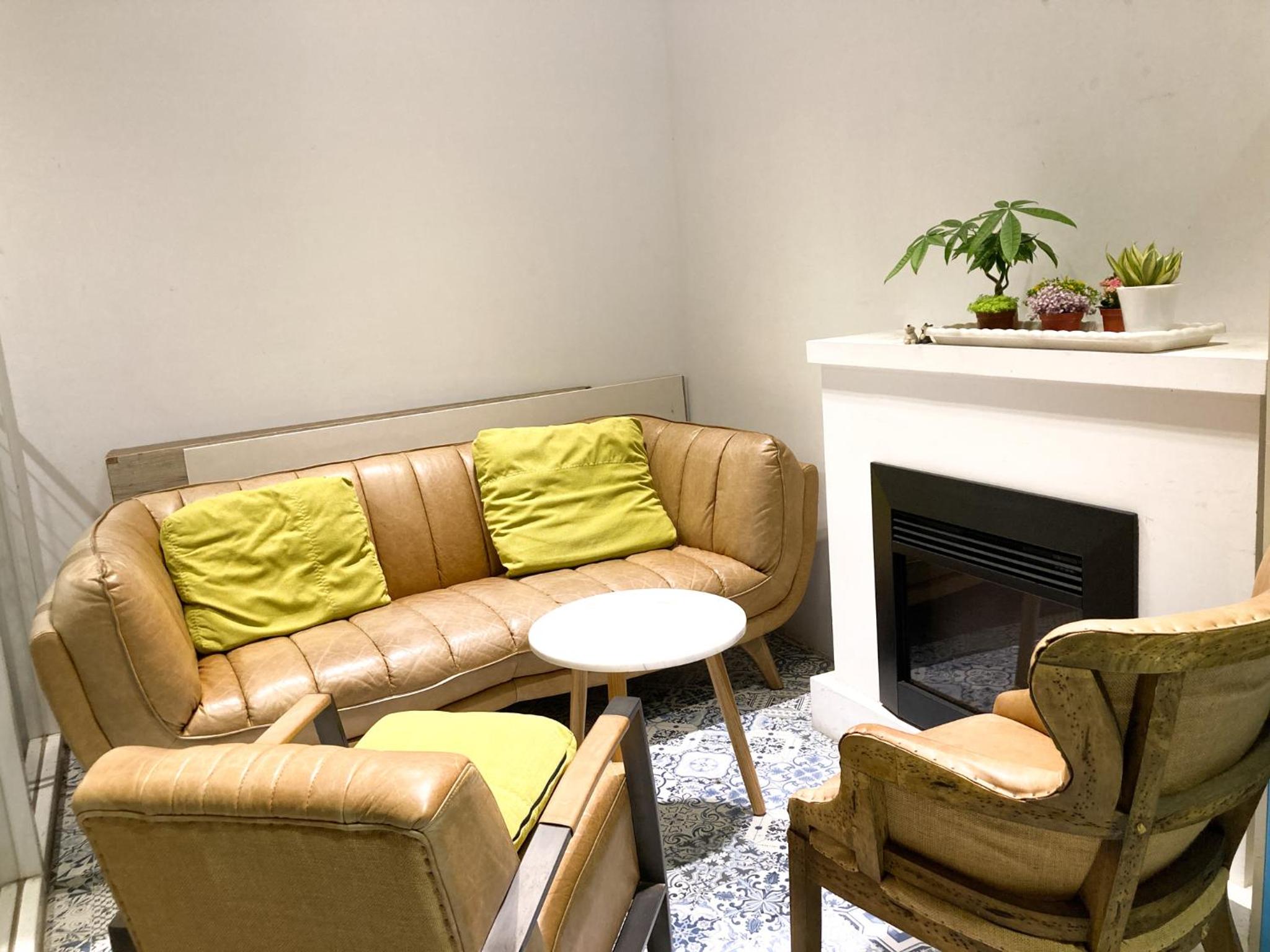 4Plus Hostel
