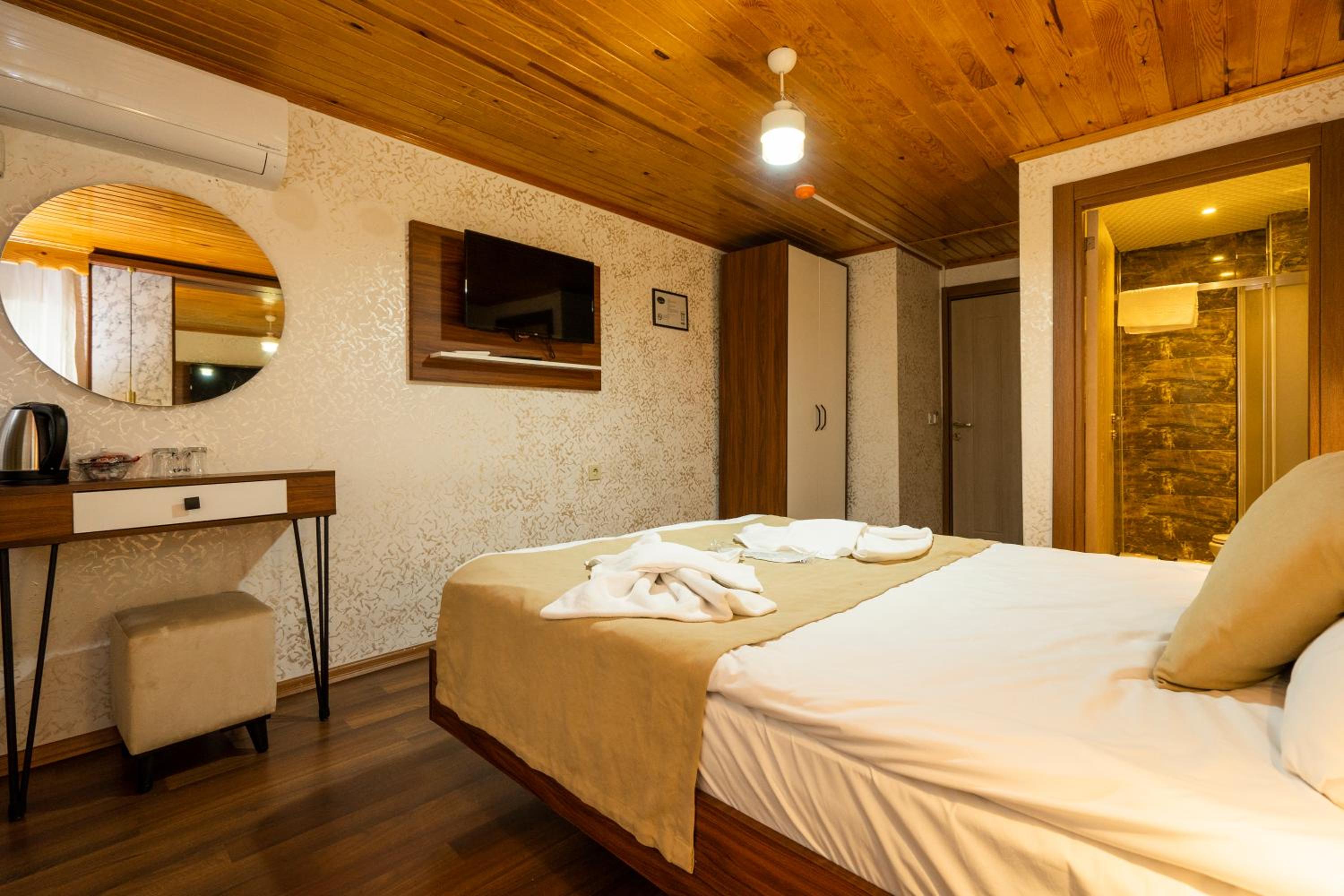 Candy Otel - Image 55