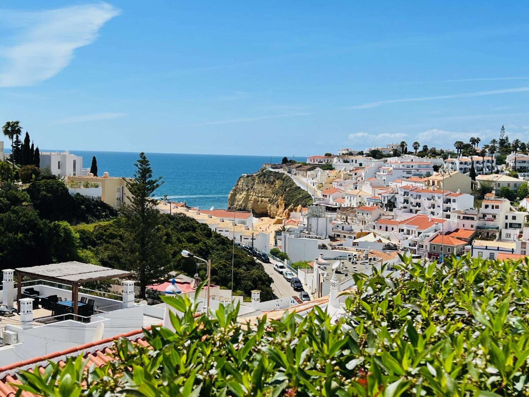 Carvoeiro Vacations - Carvoeiro -Spacious 2 bedroom appartment with pool - Monte Dourado - Property Image 2