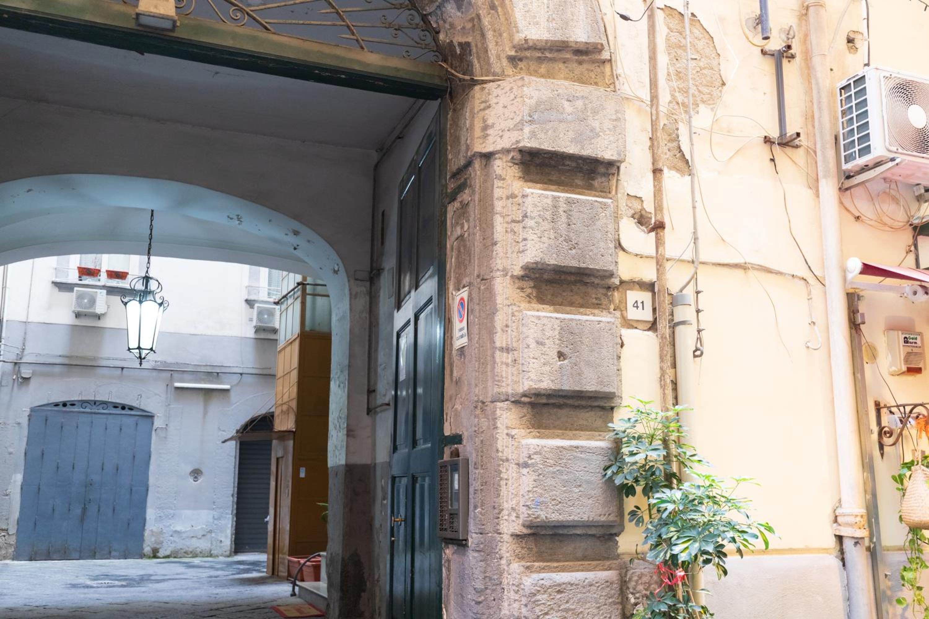 Suites Trinità in Toledo street
