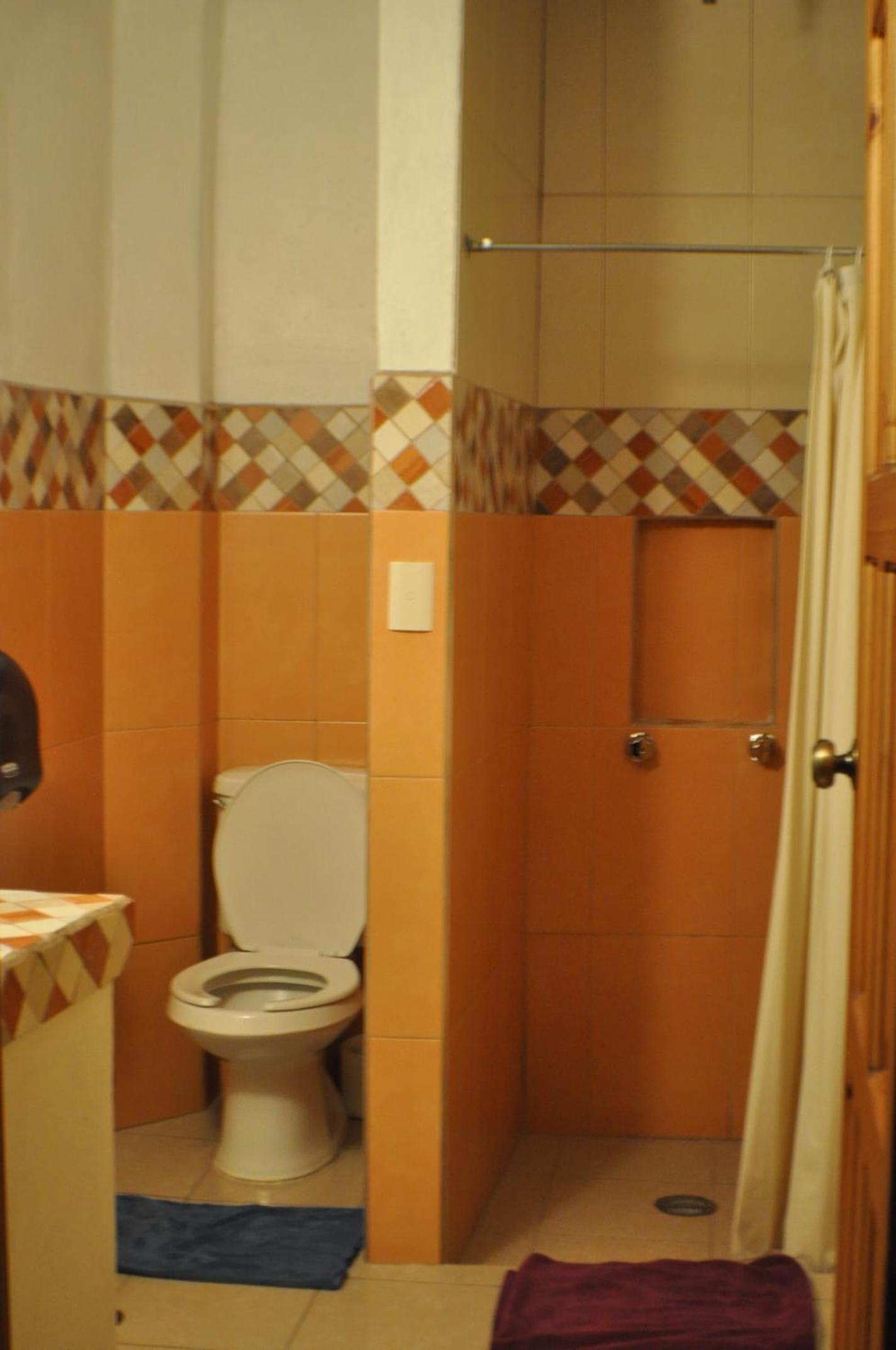 Rossco Hostel & Hotel