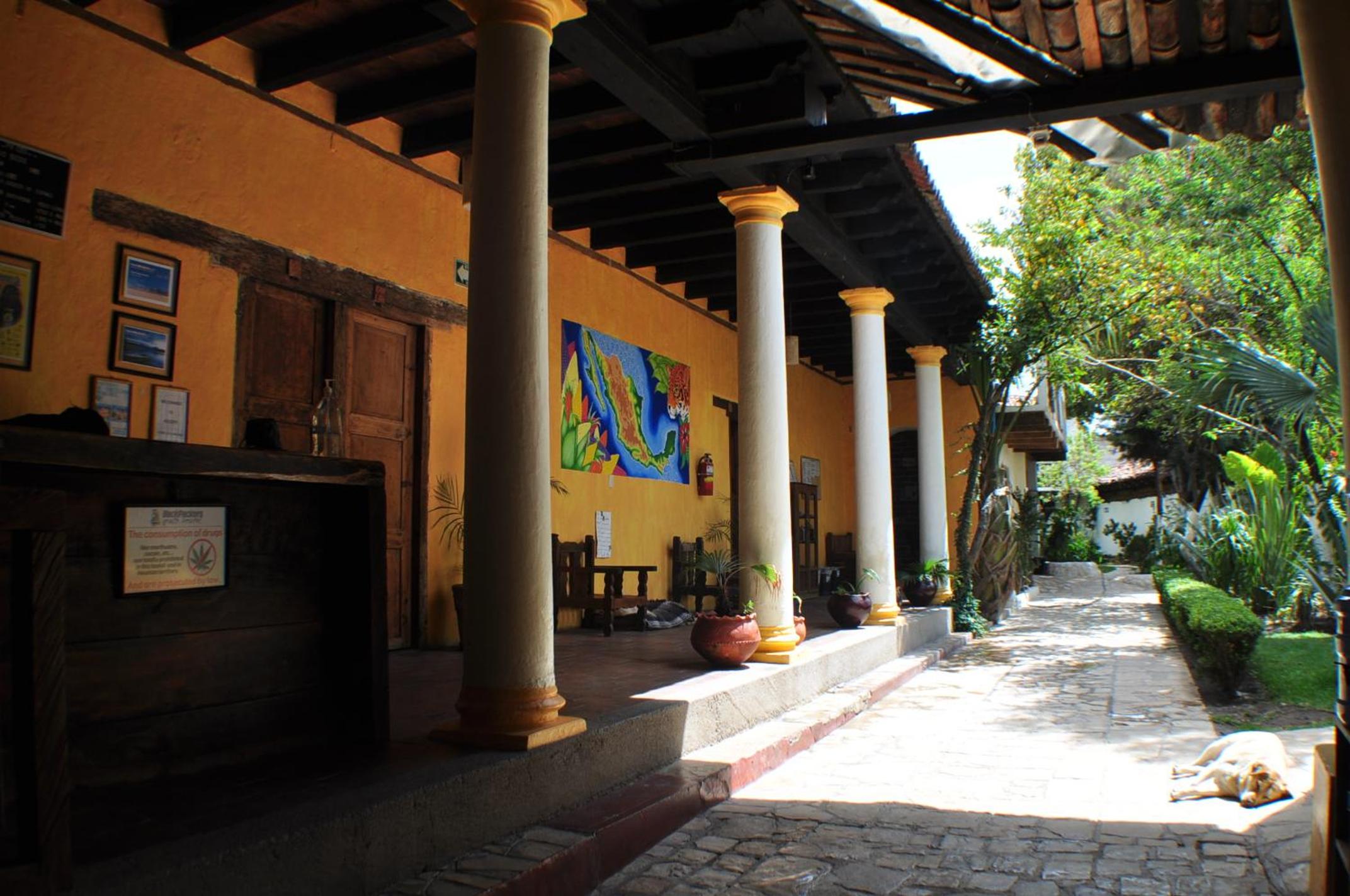 Rossco Hostel & Hotel