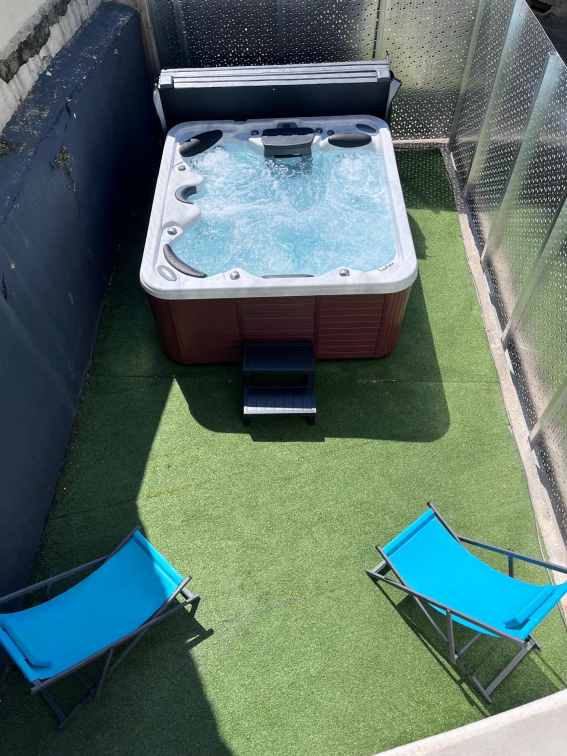 Jacuzzi