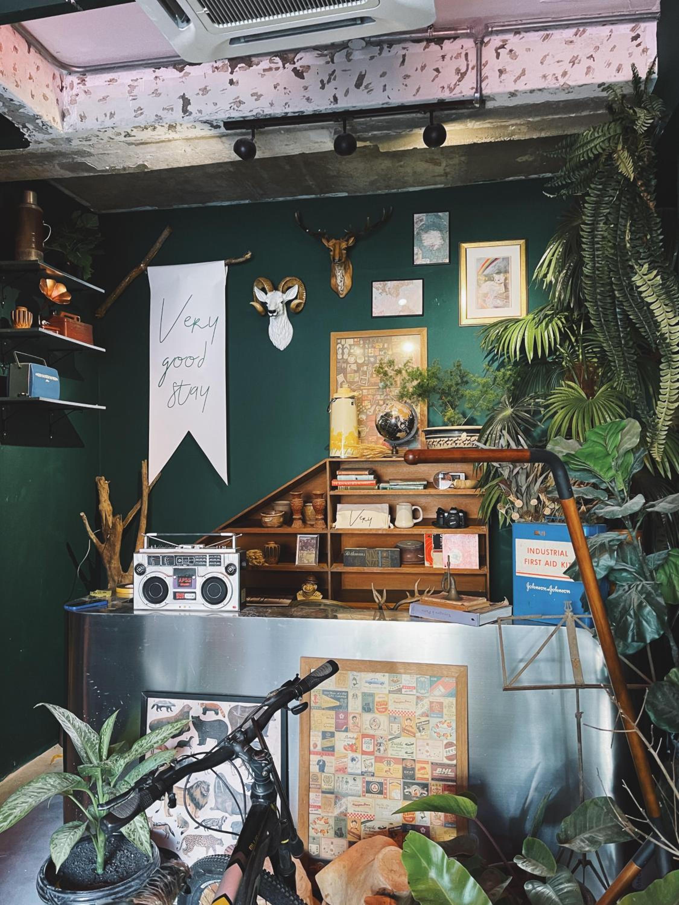 Hotel Very Hotel - Image 1