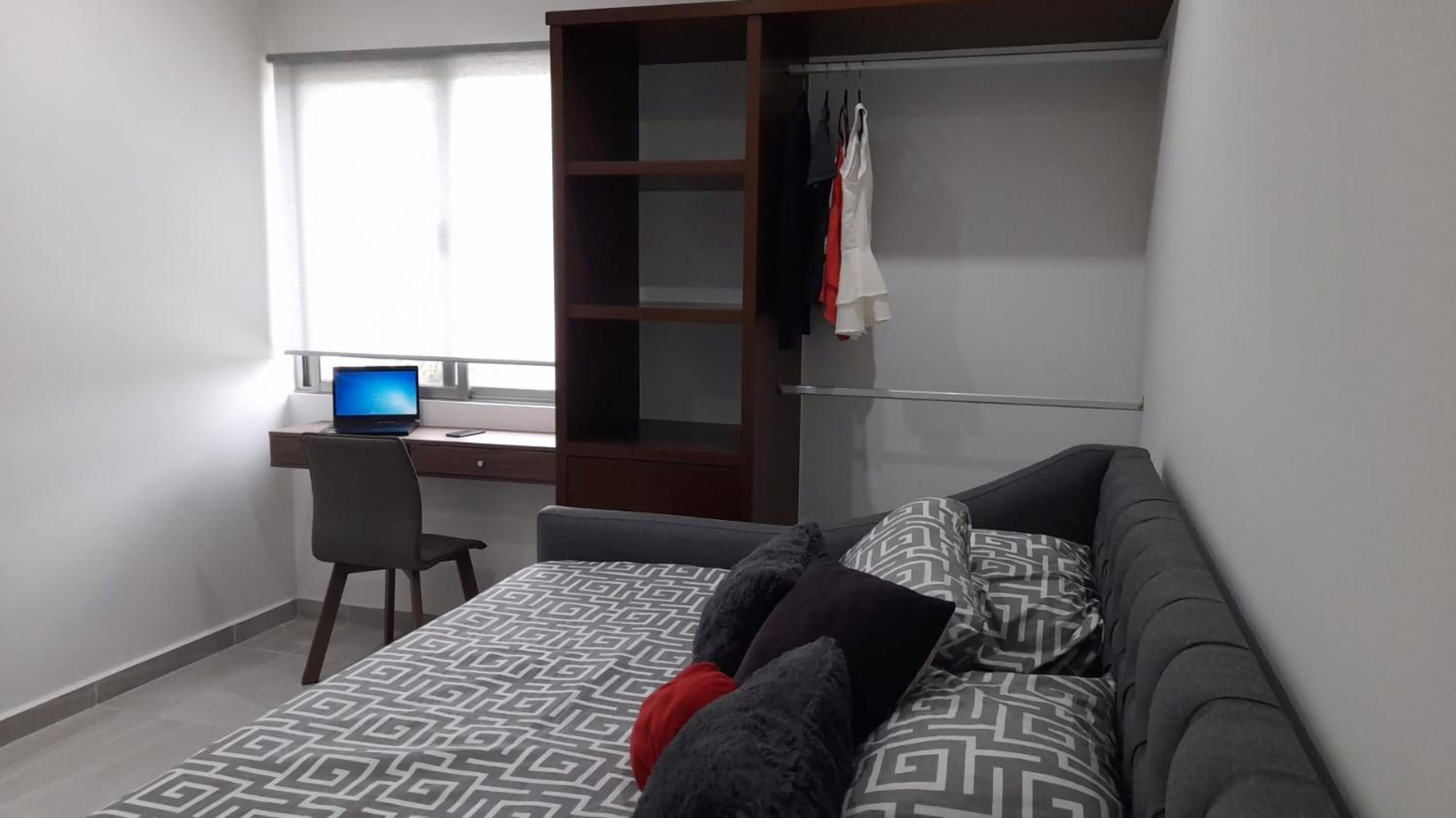 Gorgeous Apartment HOEStel Long Island!