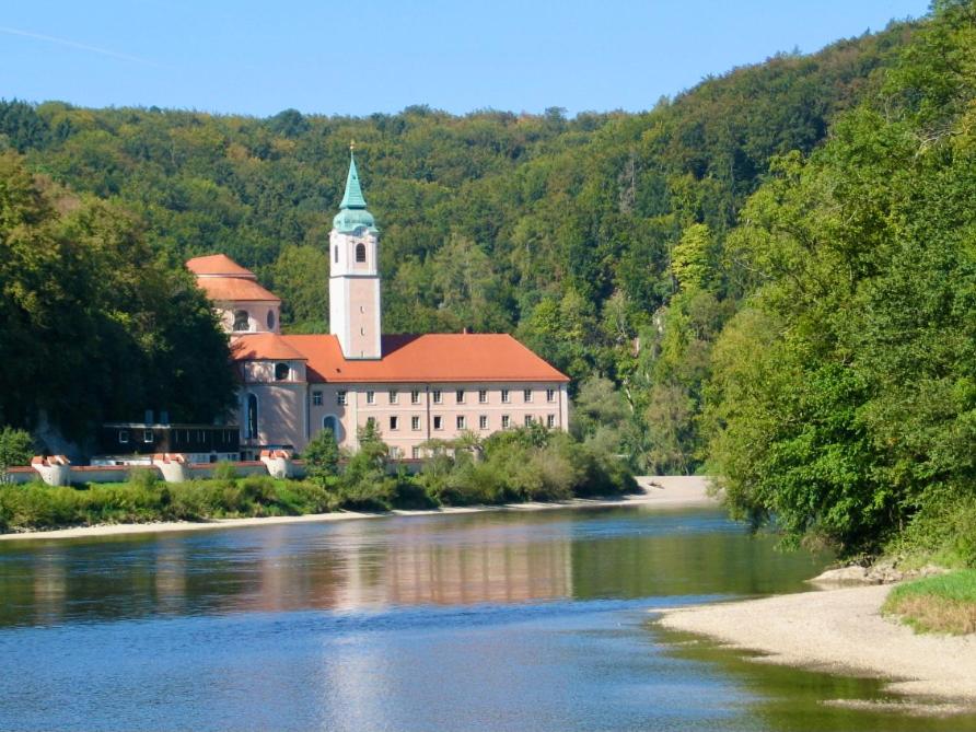 Chalet an der Donau direkt bei Regensburg, 5 Sterne DTV