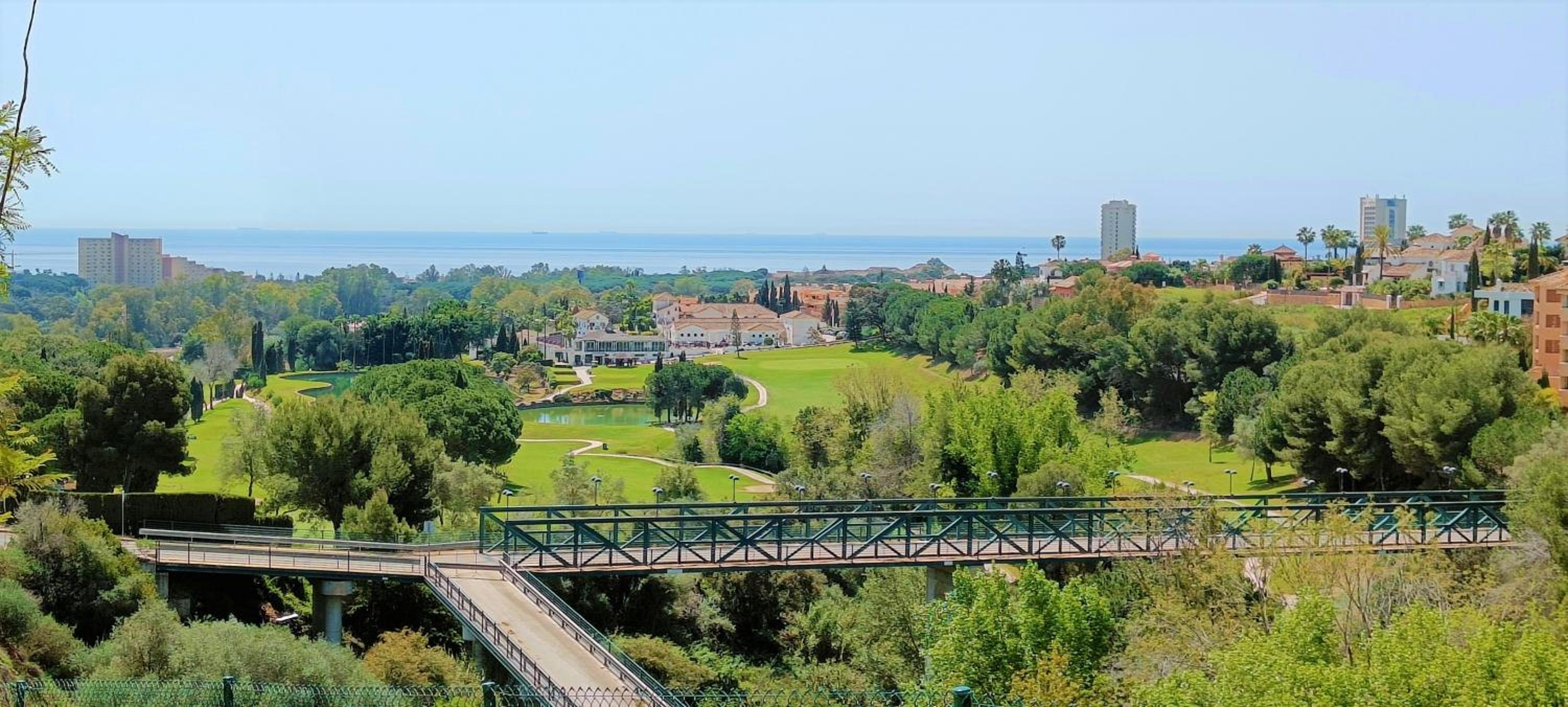 Ample Luxury Apart Fancy Marbella Golf & Padel - Image 3