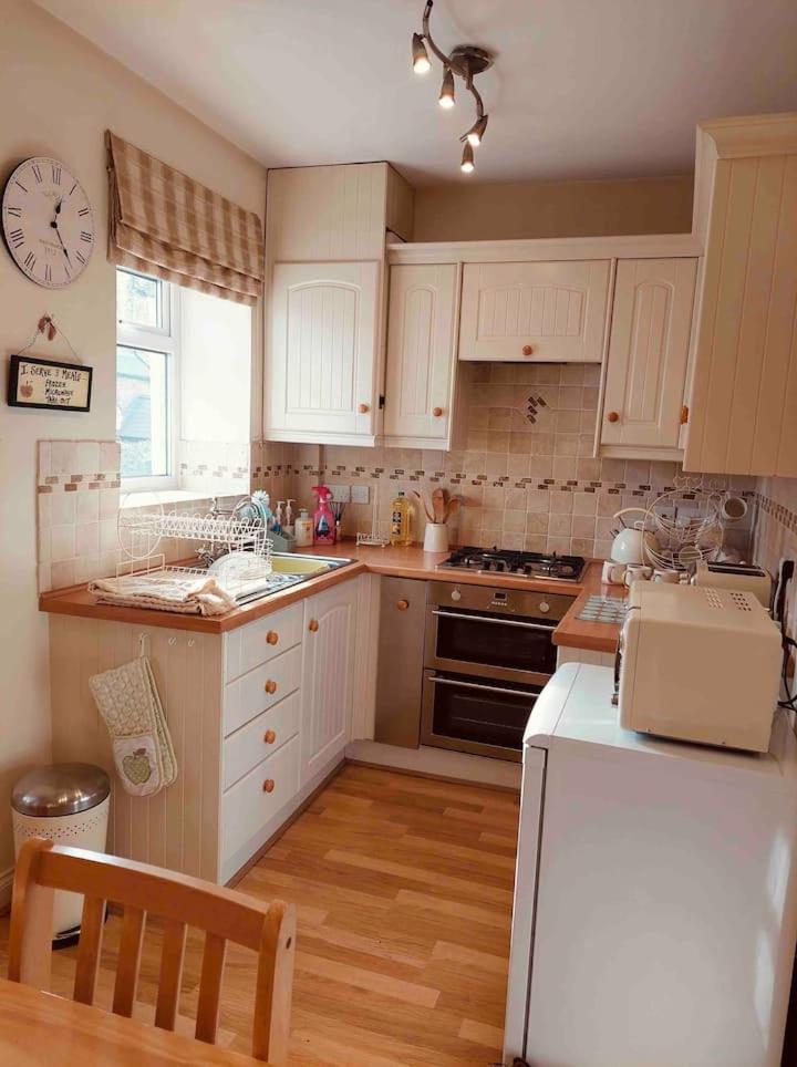 Boutique Cottage In The Heart Of Buxton Town view 4