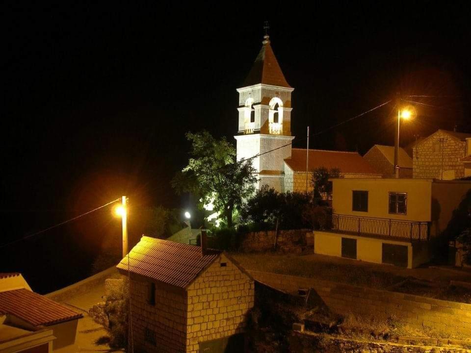 Photo 33