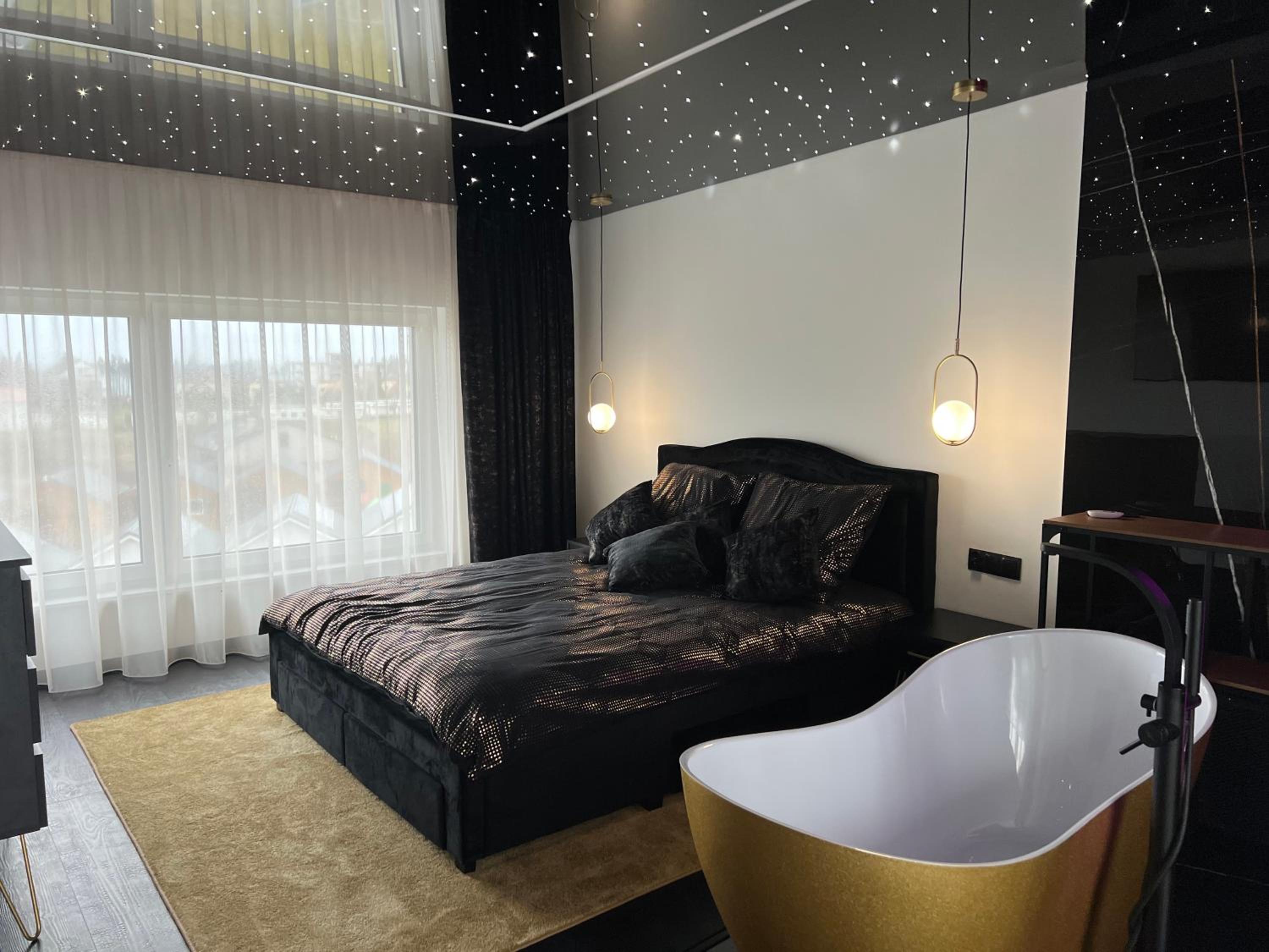 Apartament PREMIUM ze złotą wanną w sypialni widok na morze dyskretny taras z łóżkiem - Bałtyckie Sarbinowo 18