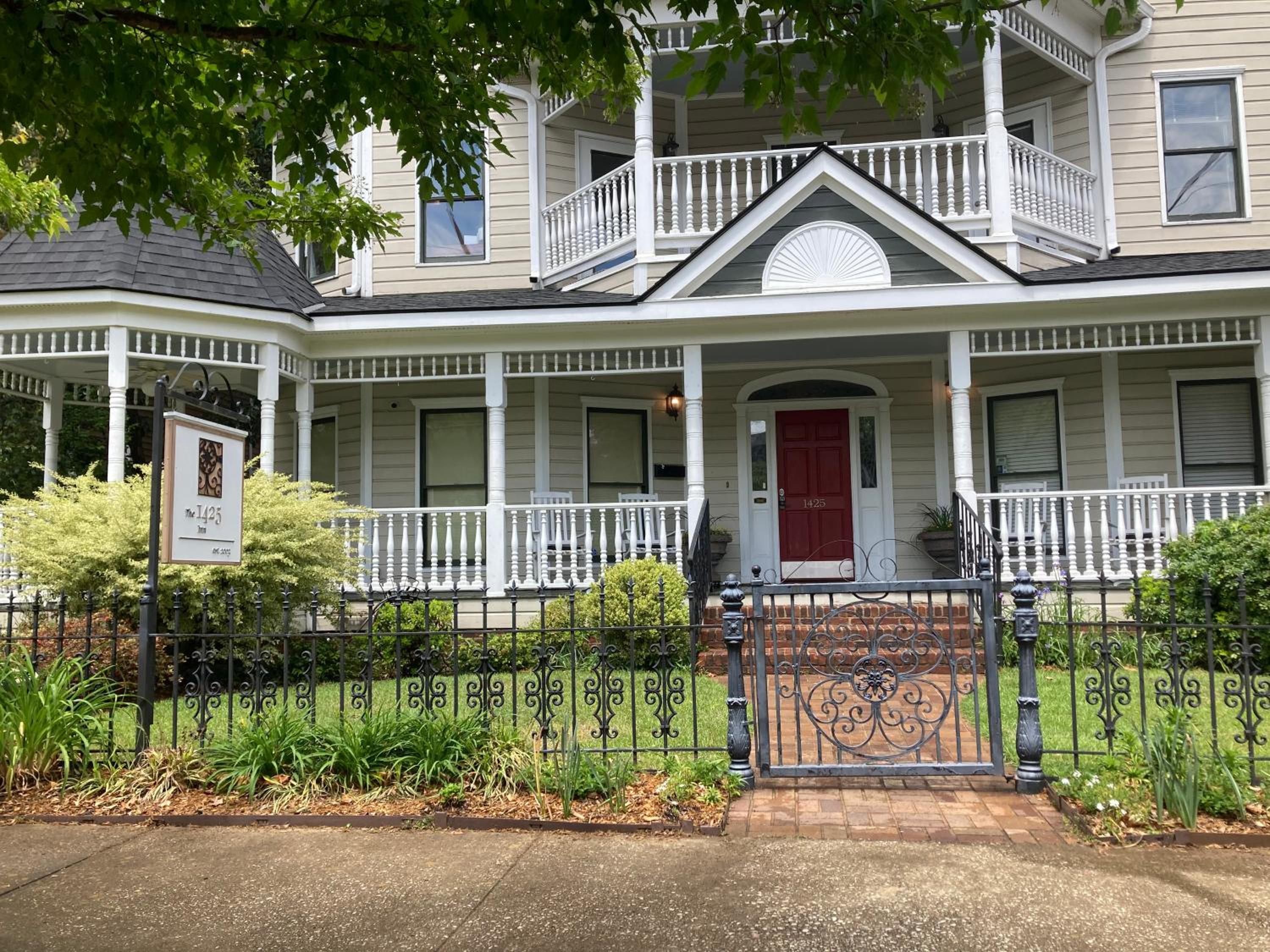 The 1425 Inn