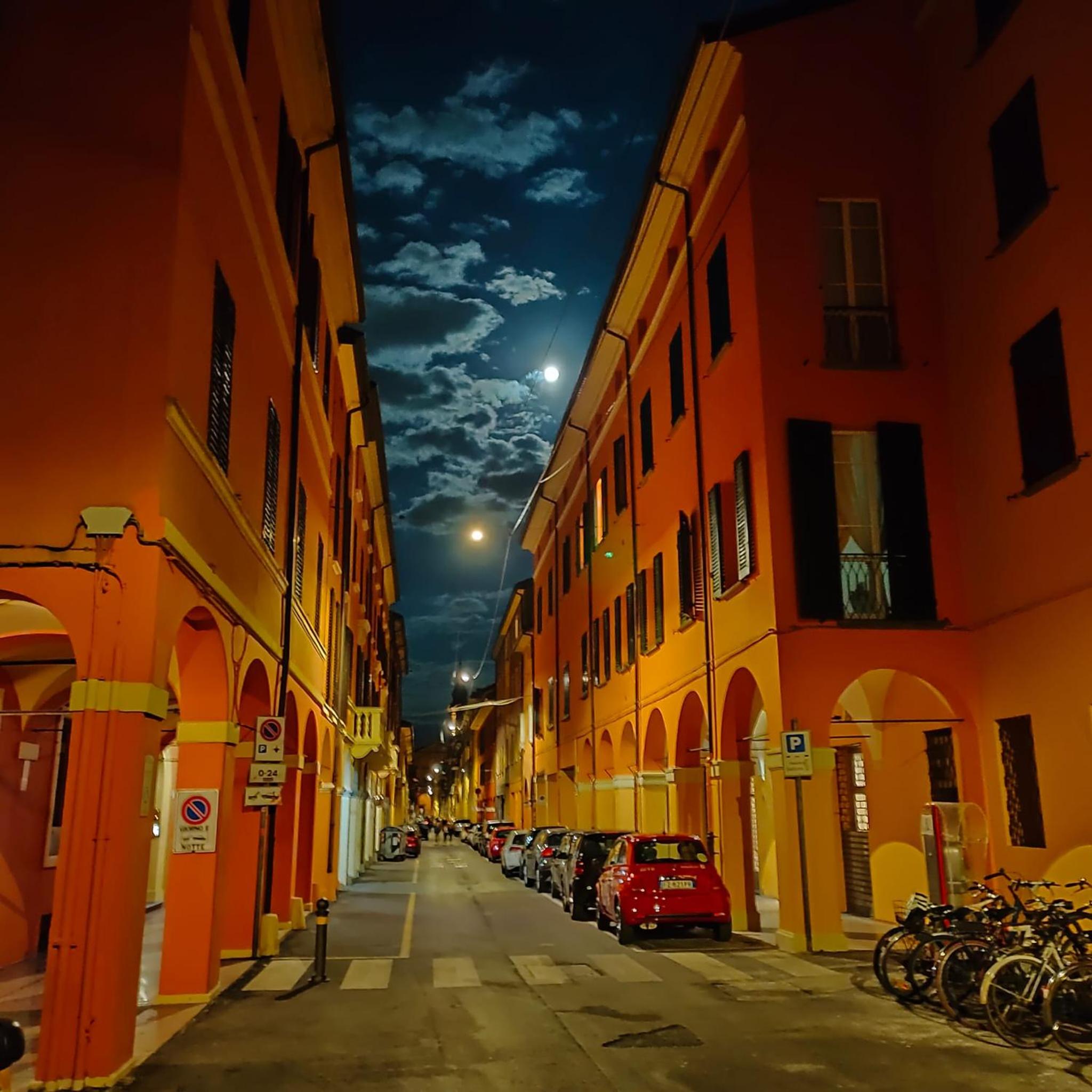 Bologna Vacations - CASA PETRONIO APARTMENTS BOLOGNA CENTER - Property Image 13
