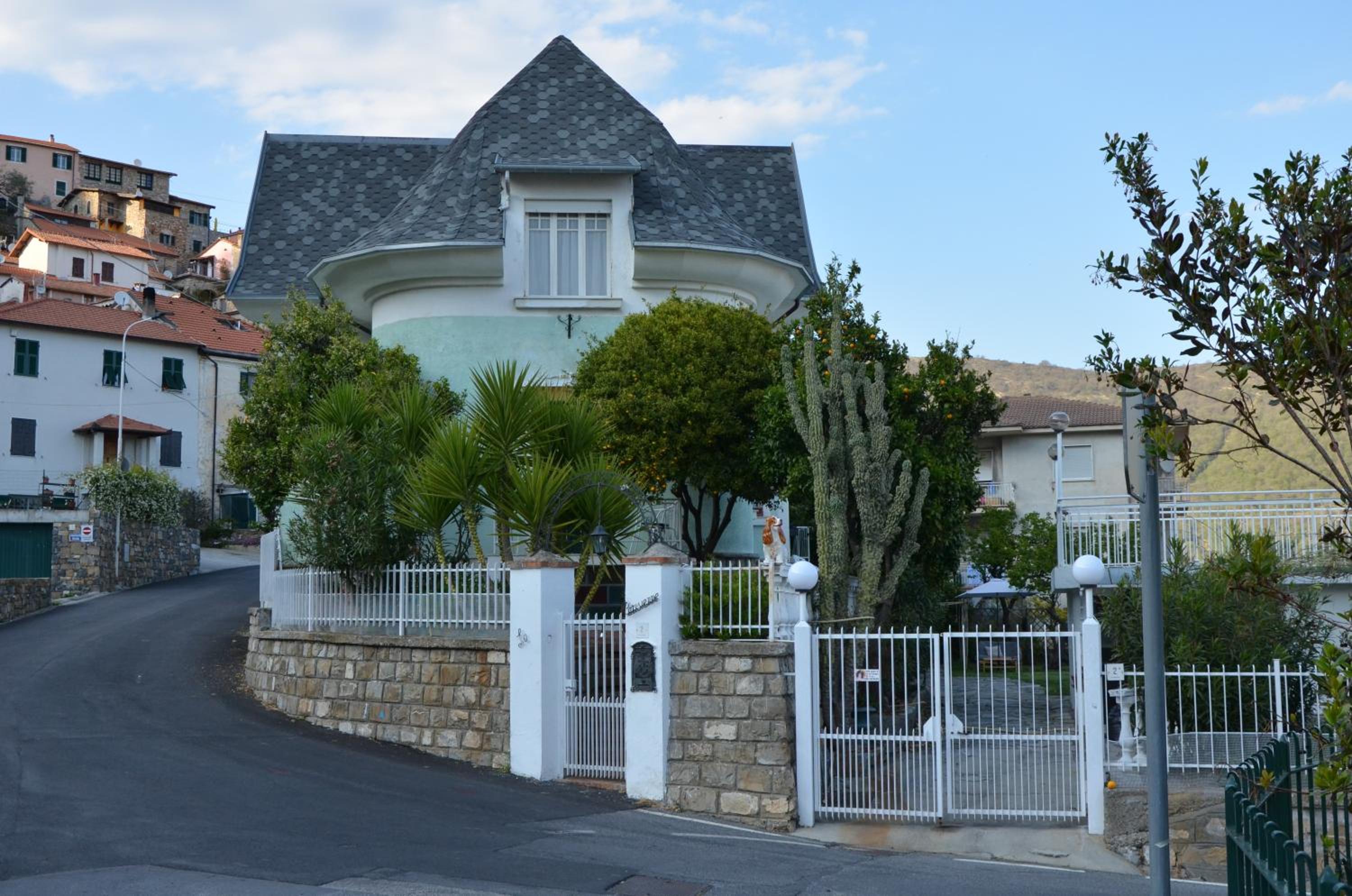 Villa La Parisienne view 2