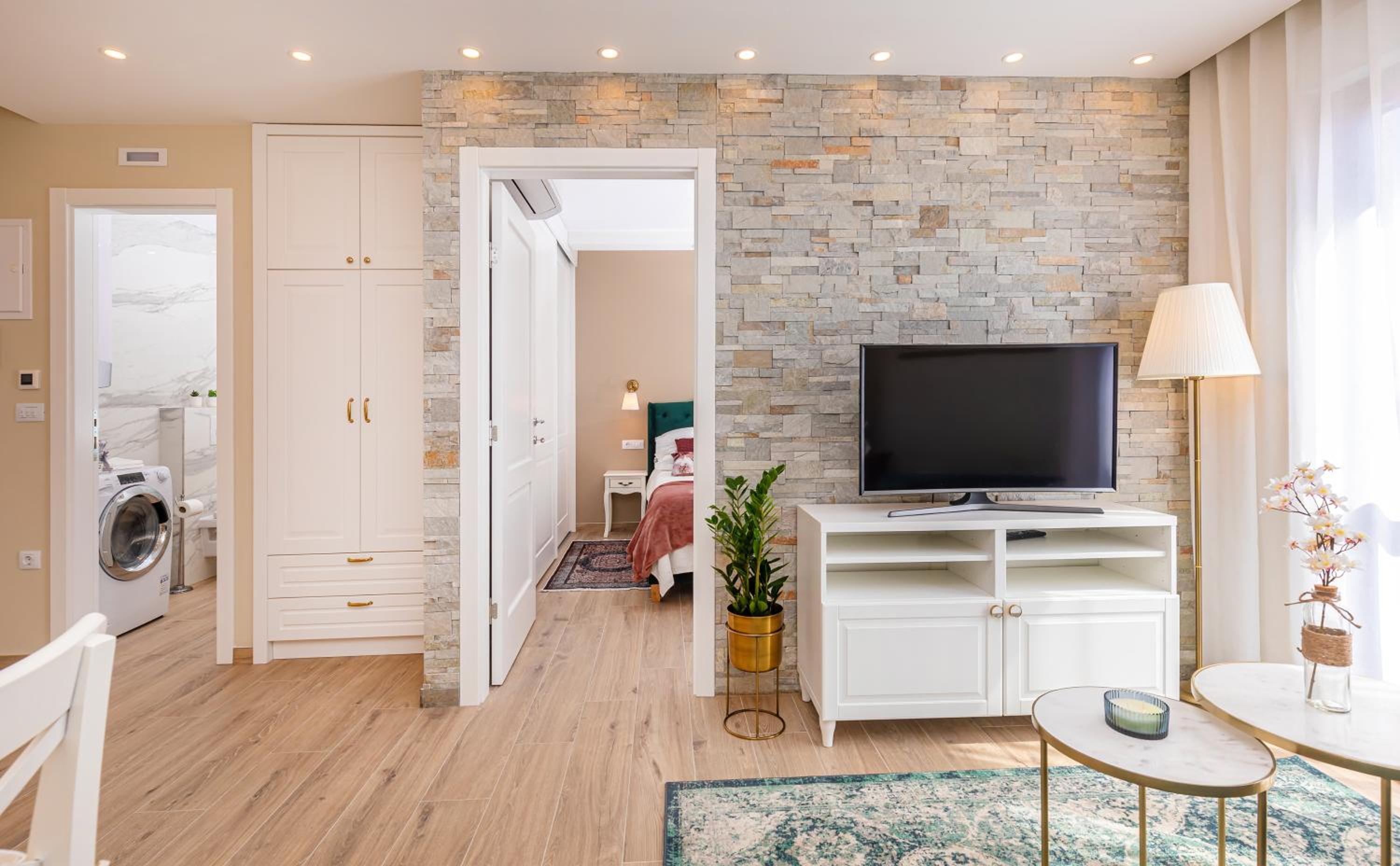 Three Musketeers Apartments photo 5