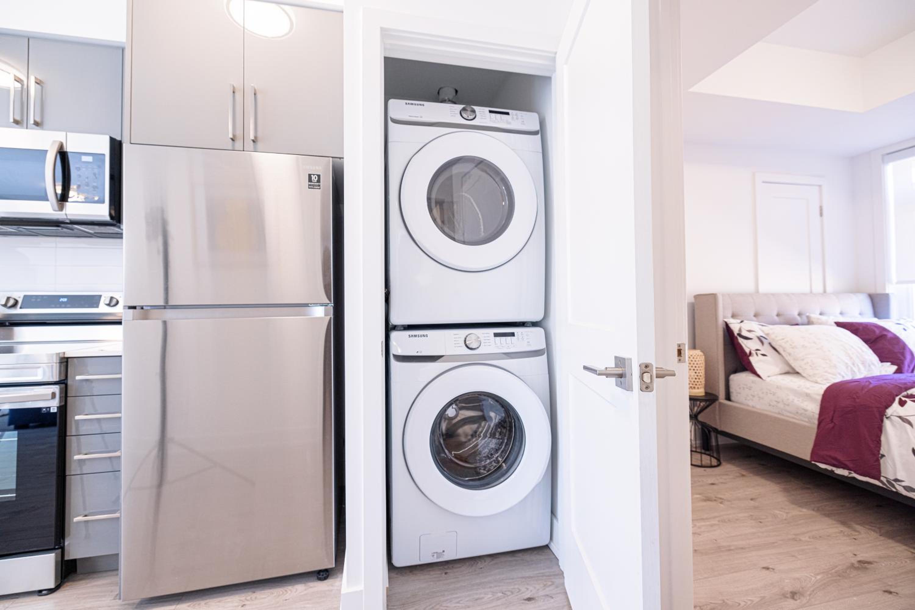 Luxury & Comfy Apartment, Mins Drive To All Niagara Falls Attraction