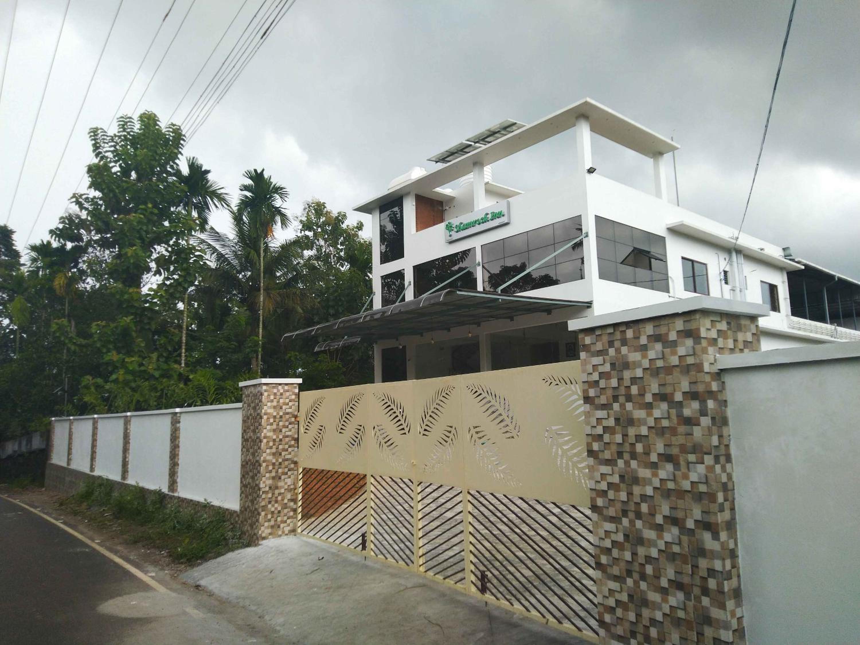 Cochin Vacations - Shamrock Inn - Property Image 1