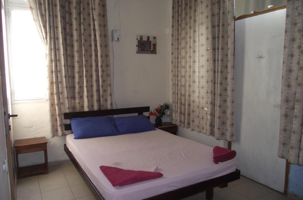Momo's Hostel